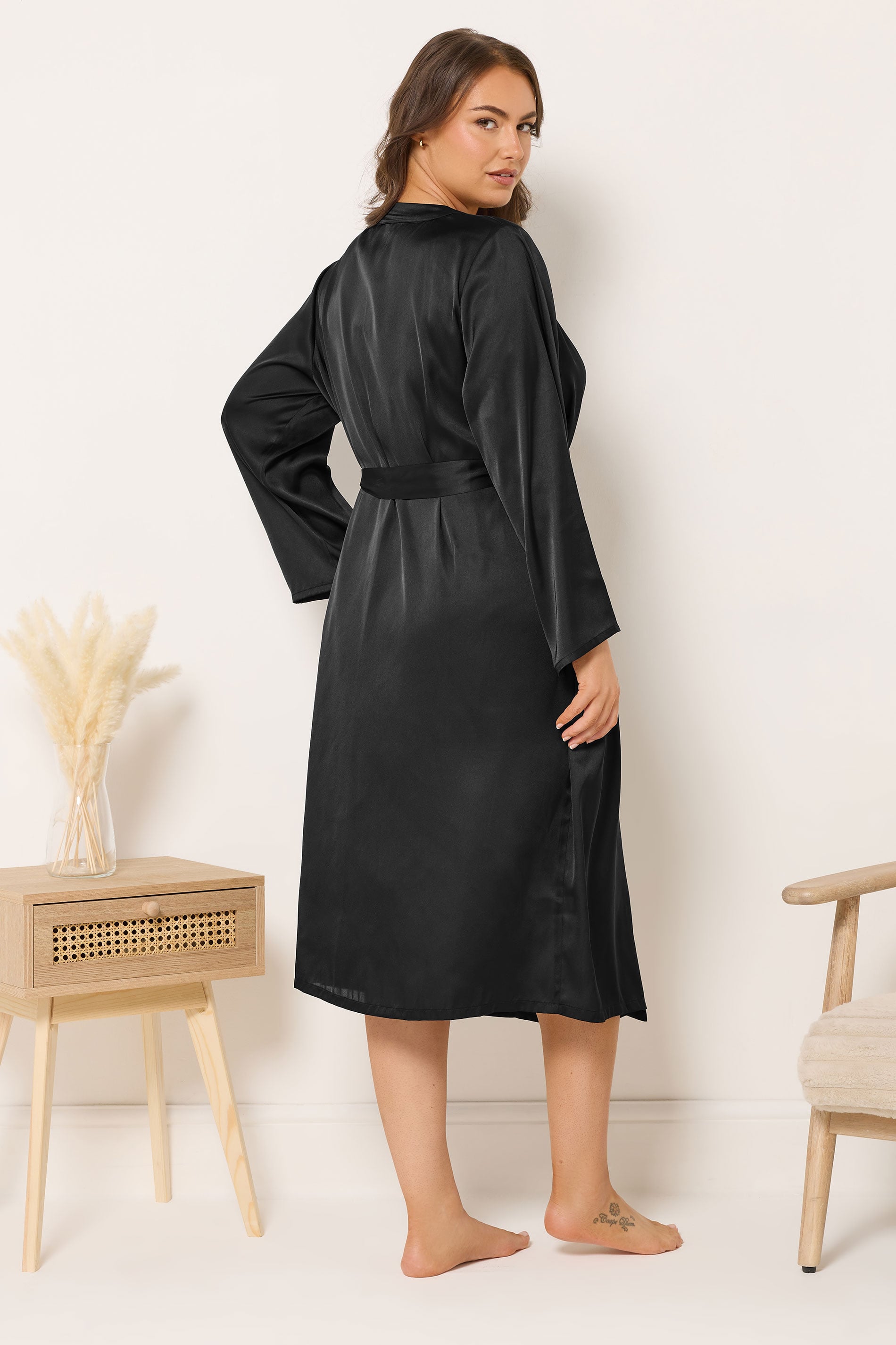 YOURS Plus Size Black Satin Robe | Yours Clothing 4