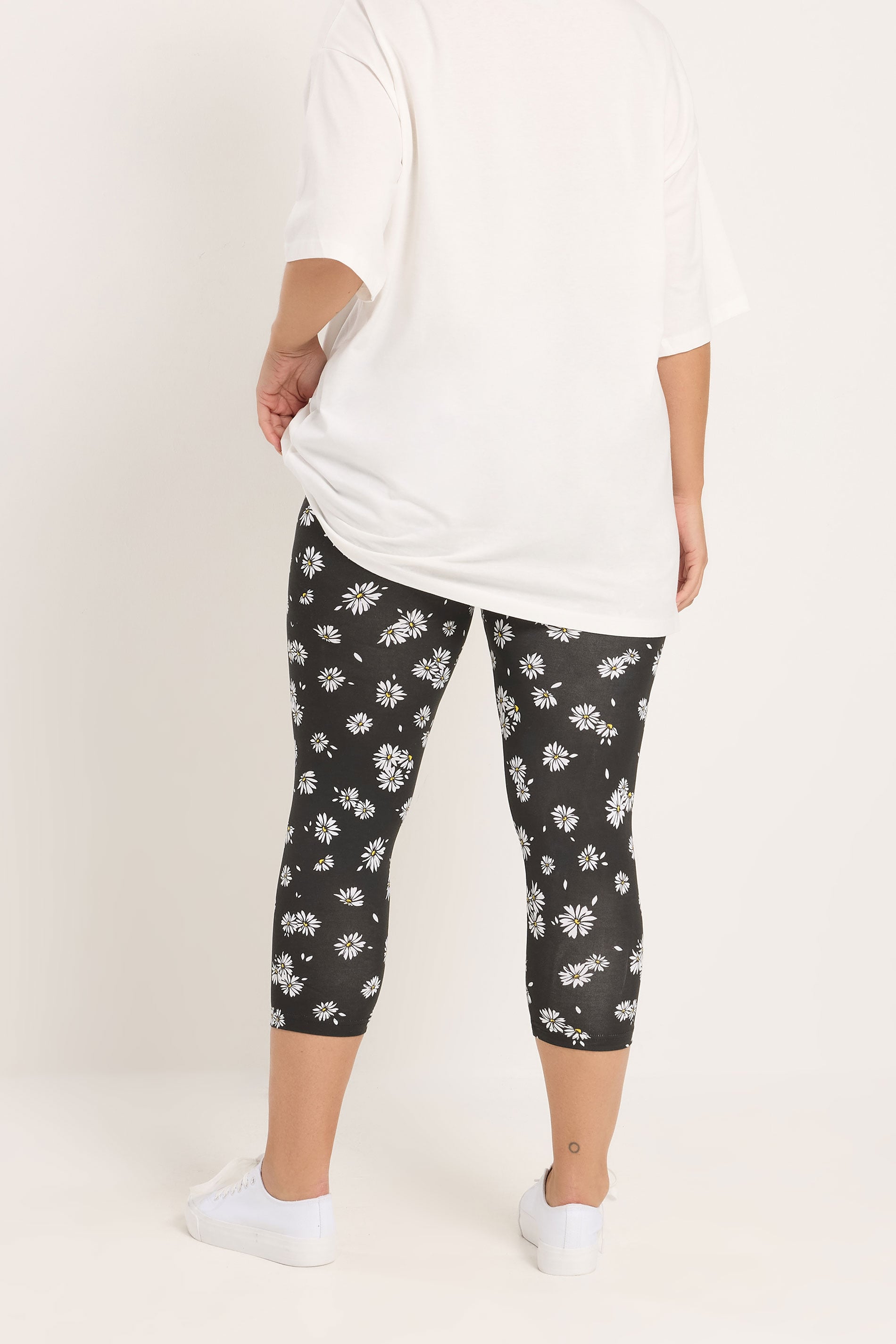 YOURSET 2 PACK Plus Size Black Daisy Cropped Leggings | Yours Clothing 6