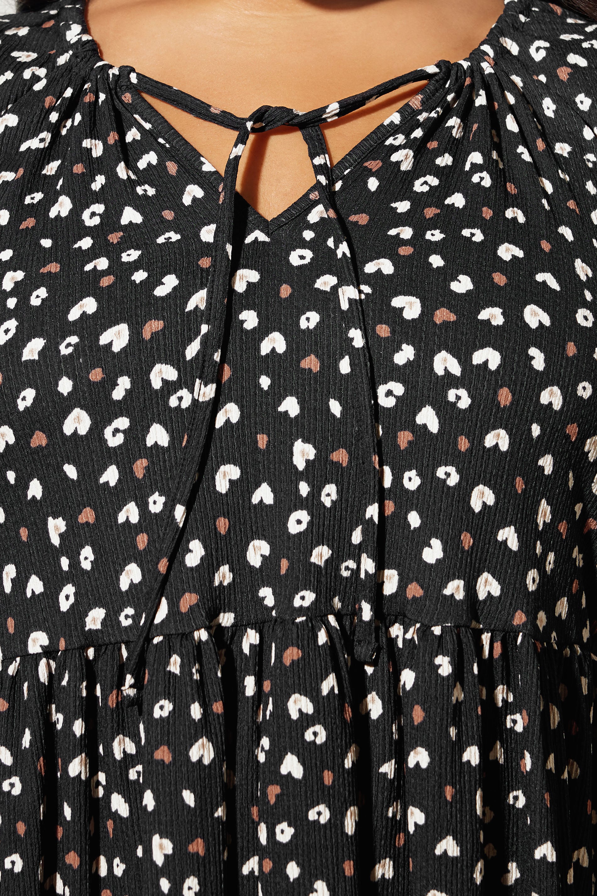 YOURS Plus Size Black Heart Print Tie Neck Dress | Yours Clothing 4