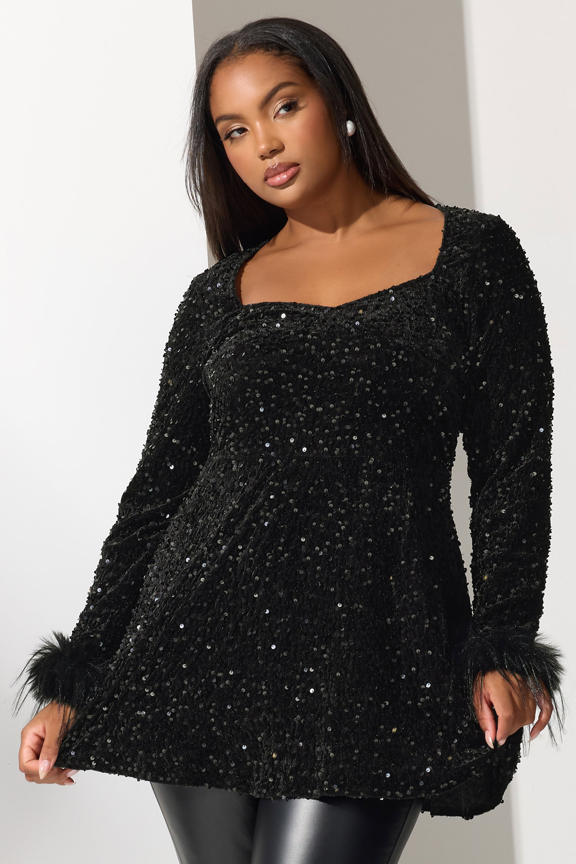 YOURS LONDON Plus Size Black Velvet Sequin Faux Fur Trim Top | Yours Clothing 1