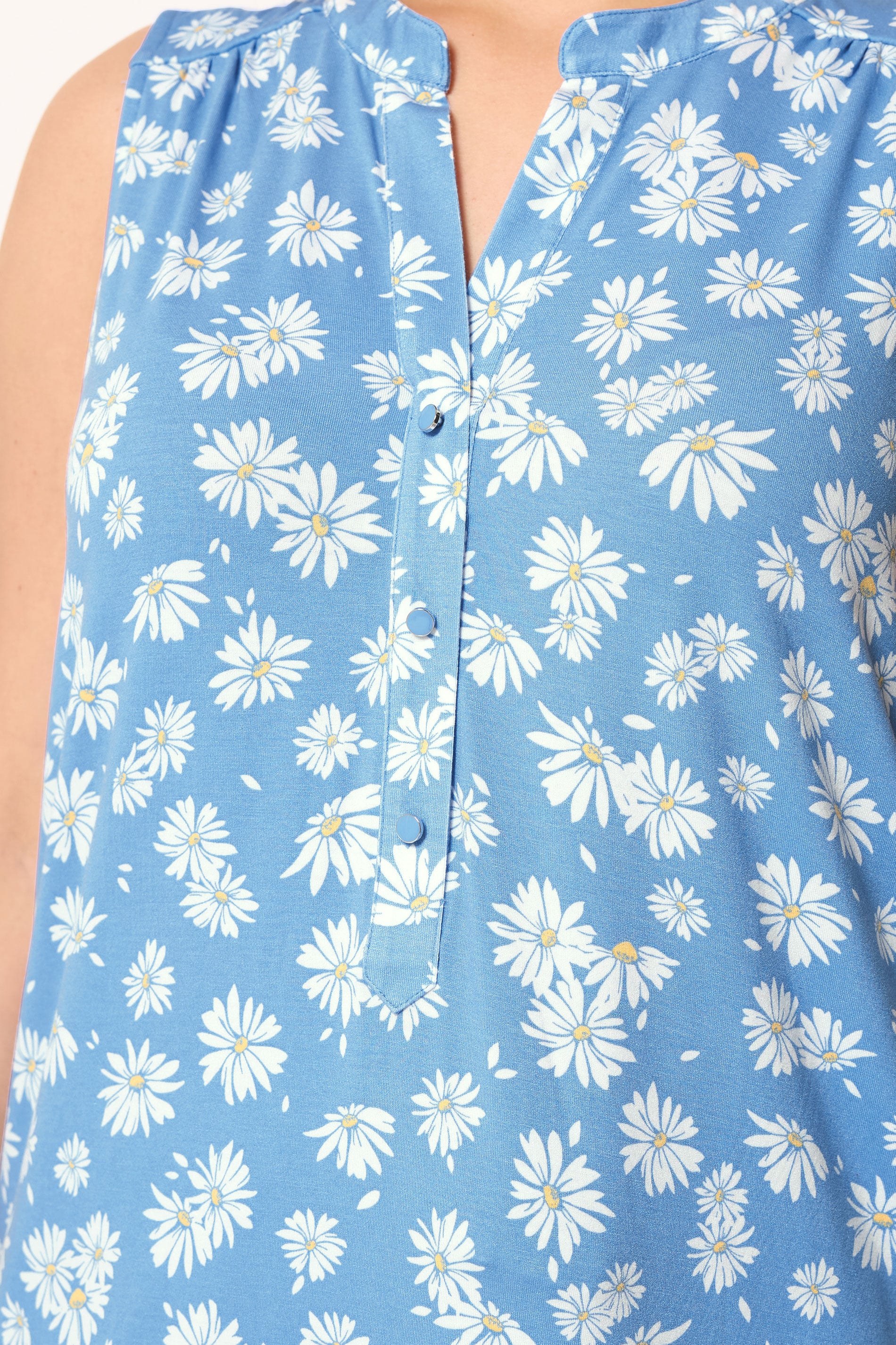 YOURS Plus Size Blue Daisy Sleeveless Swing Blouse | Yours Clothing 4