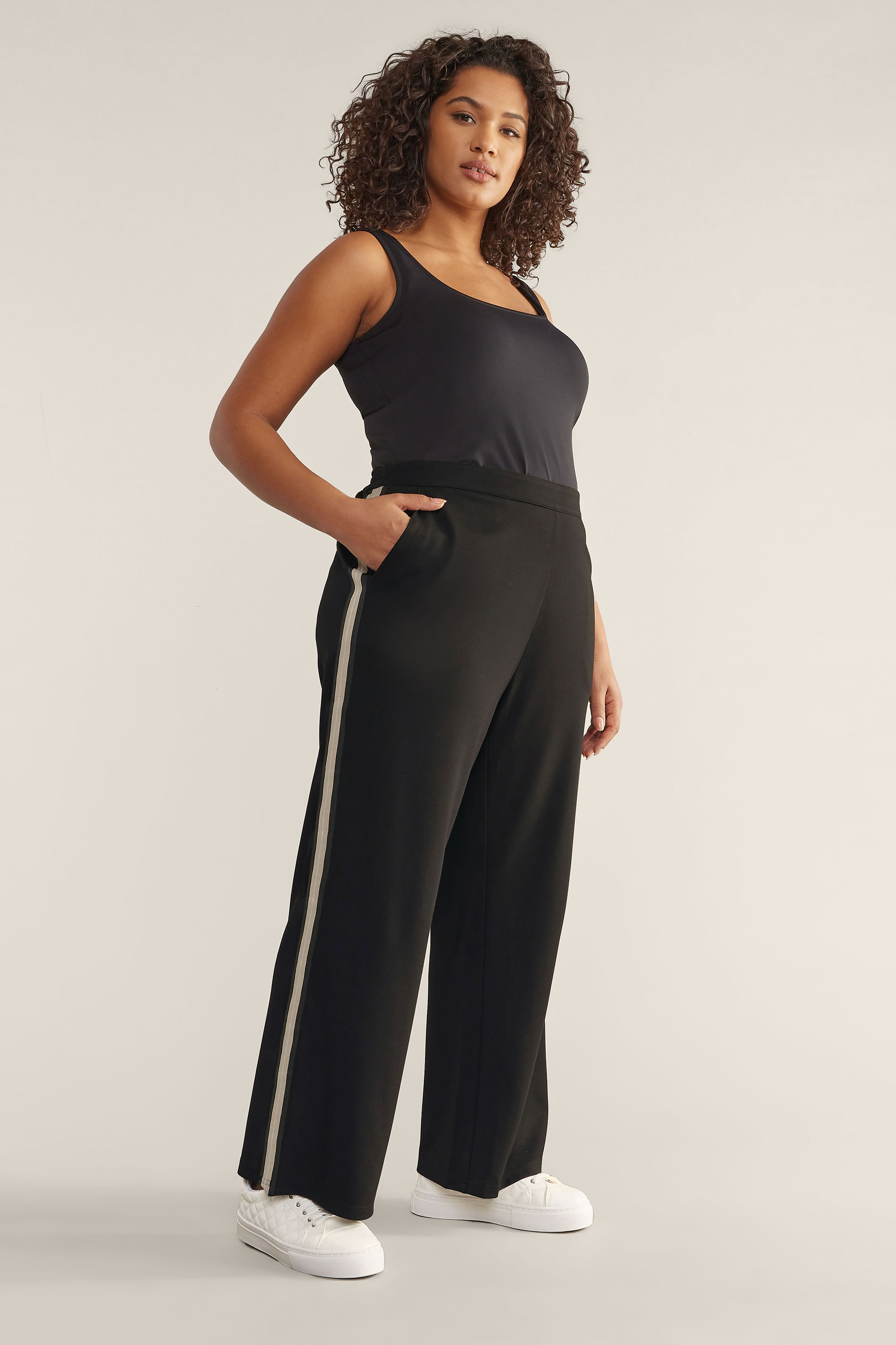 Plus Size Black 2 Piece Co Ord Set With Mid Length Top & Wide Leg Trousers  x 5 | Go Wholesale