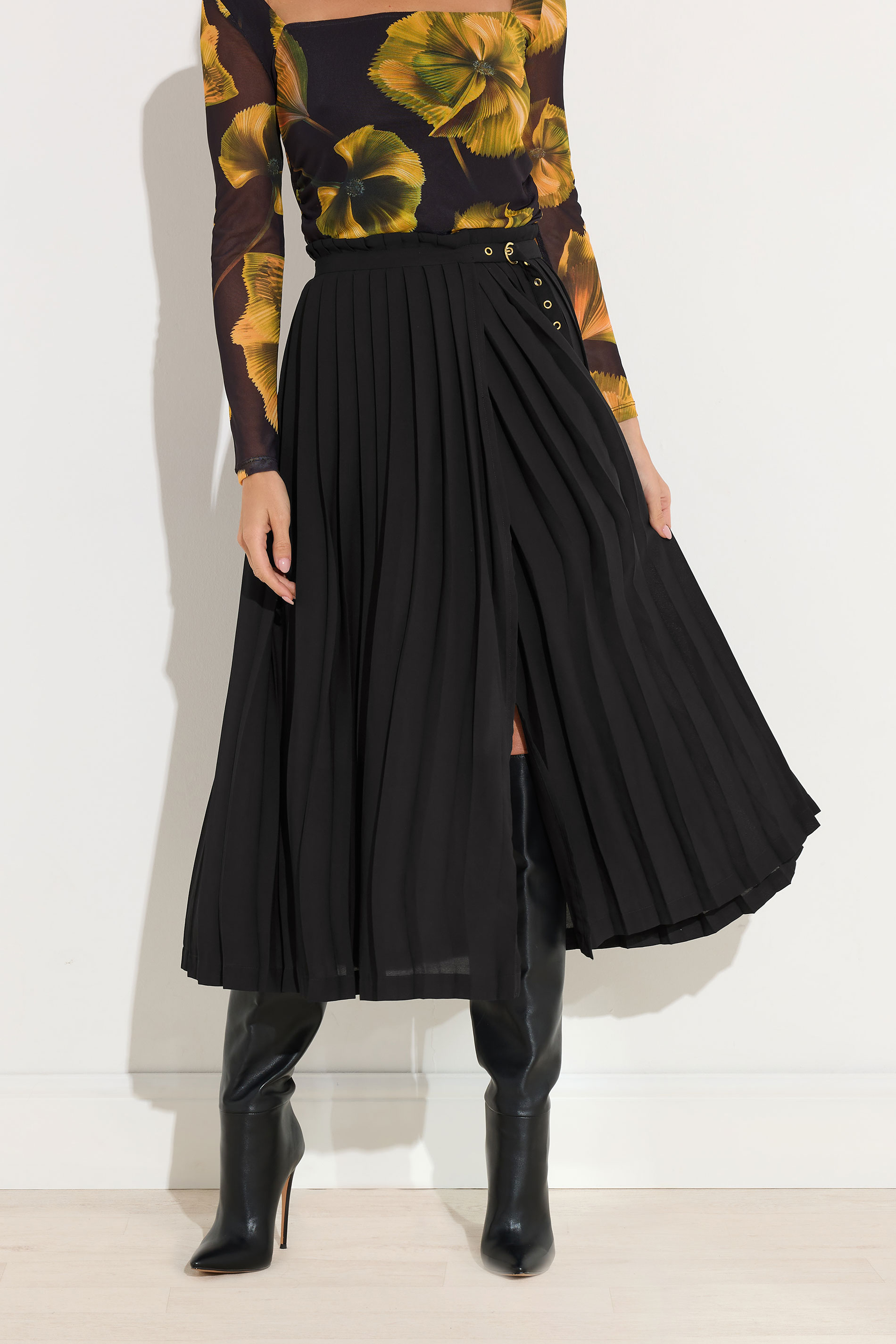 STAR Black Pleated Belt Buckle Maxi Skirt | StarByJM 2