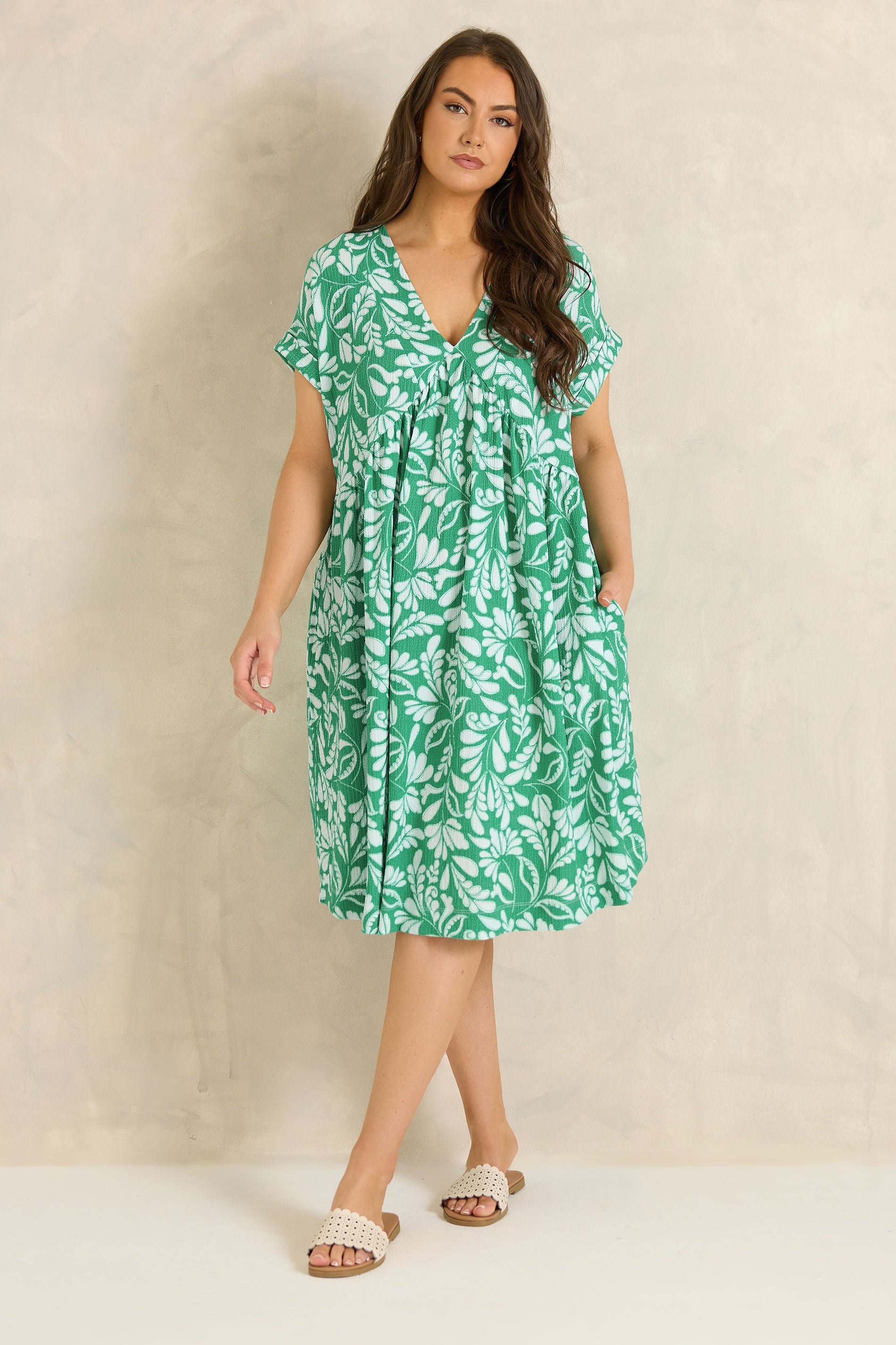 Evans Women's Green Plus Leaf Print Midi Dress Size 30-32