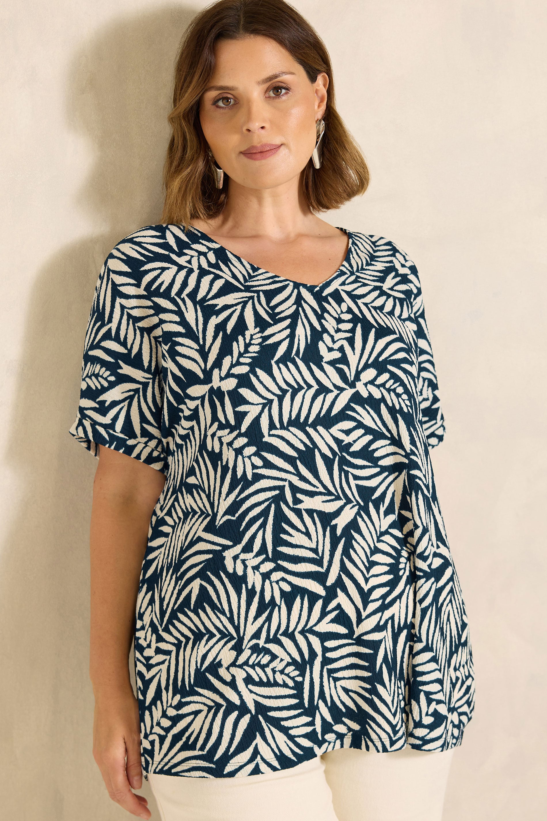 Evans Women's Blue Plus Navy Leaf Print Crinkle Blouse Size 30-32