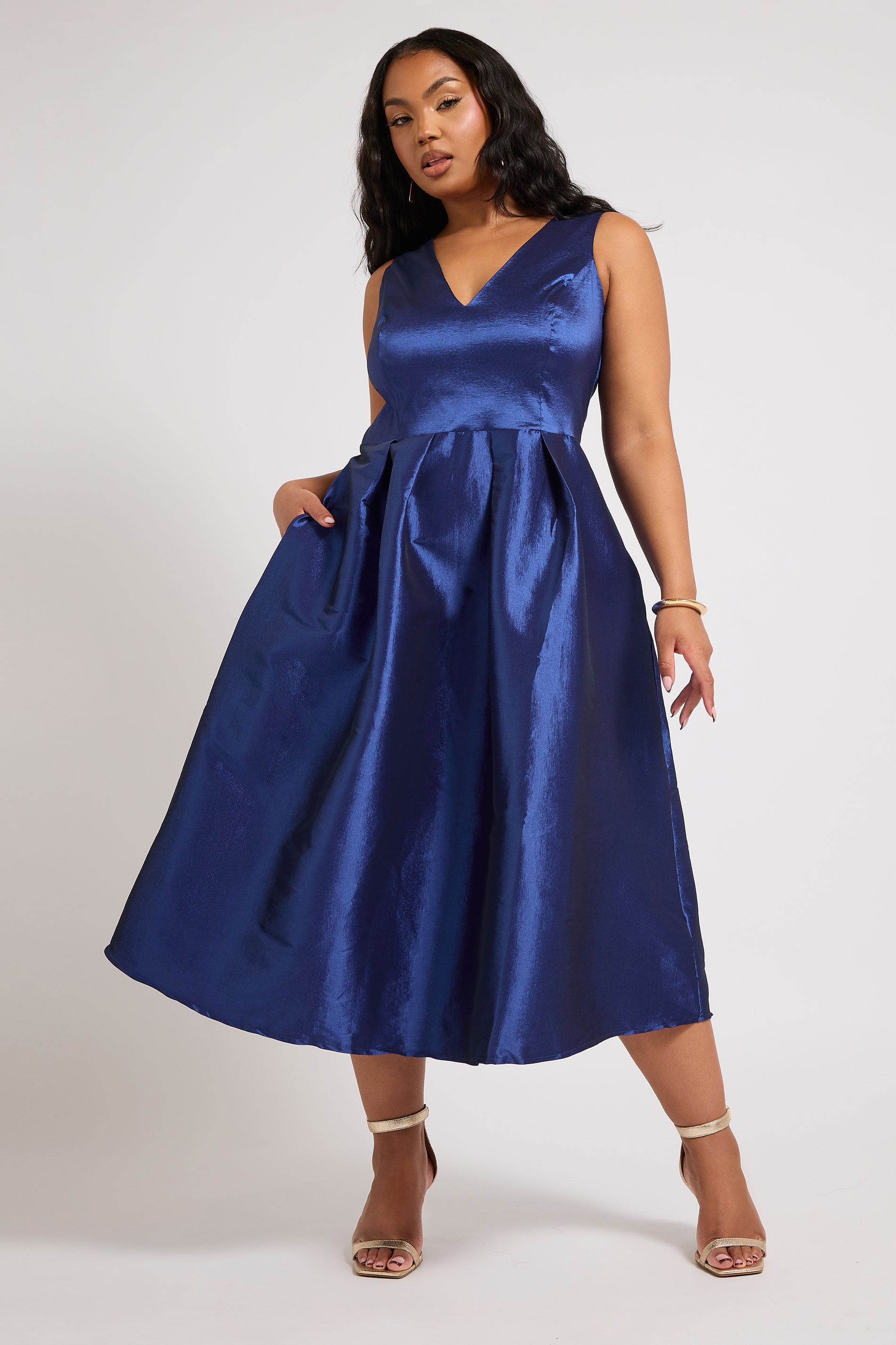 YOURS LONDON Plus Size Navy Blue Pleated V-Neck Midi Dress | Yours Clothing 3