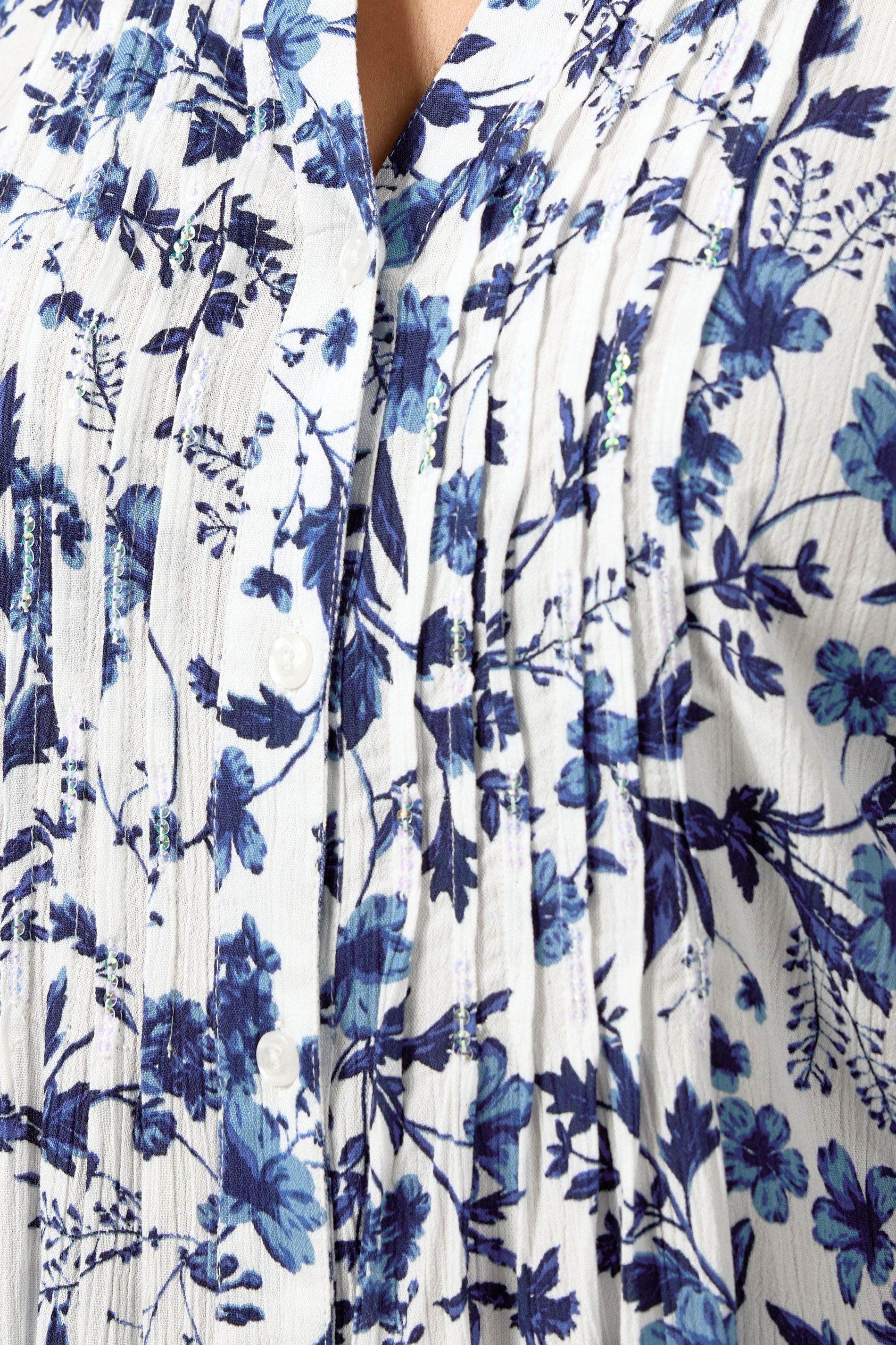 YOURS Plus Size Blue Floral Sequin Pintuck Blouse | Yours Clothing 4