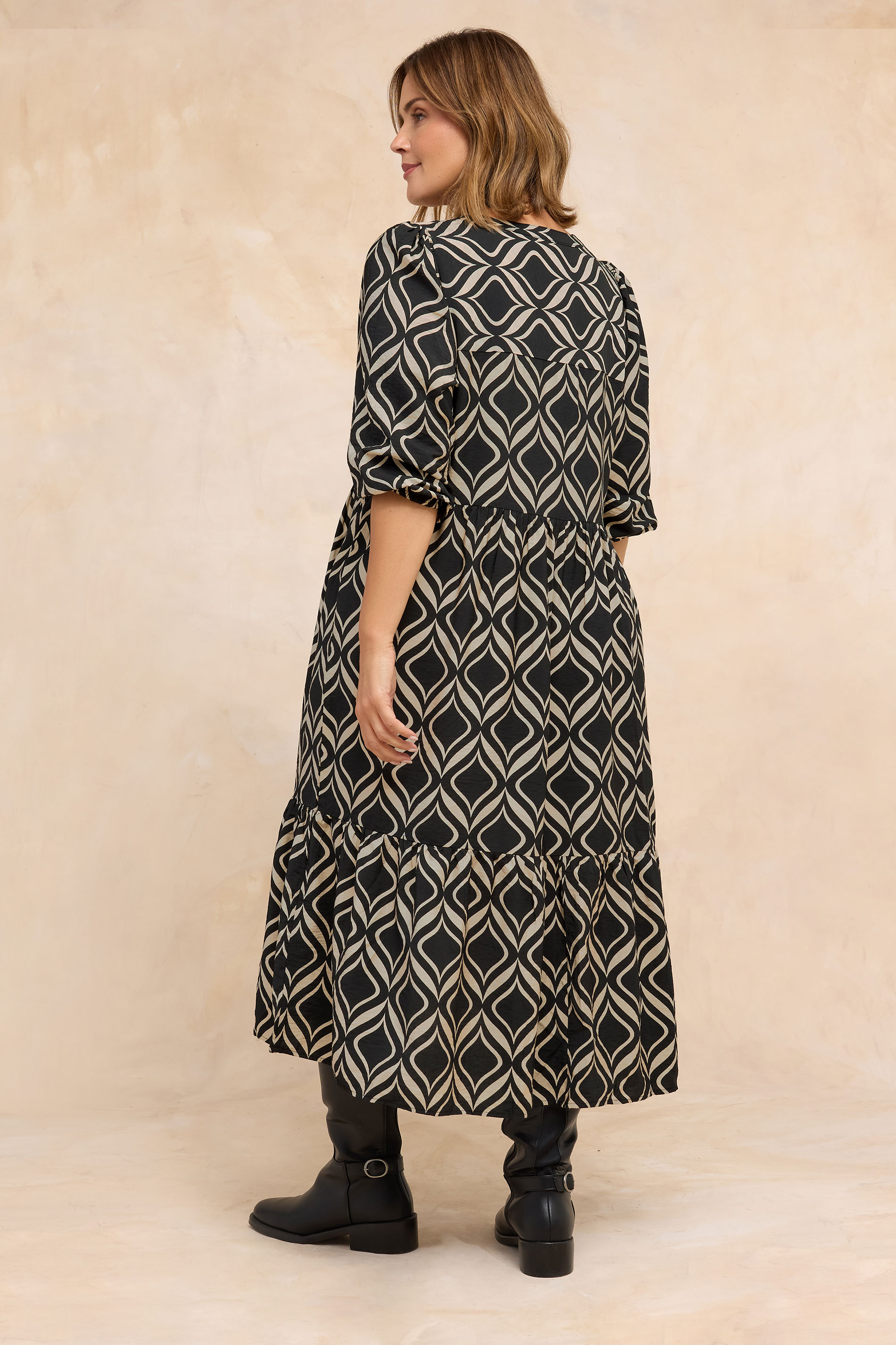 EVANS Plus Size Black Geometric Print Tiered Midi Dress | Evans 2