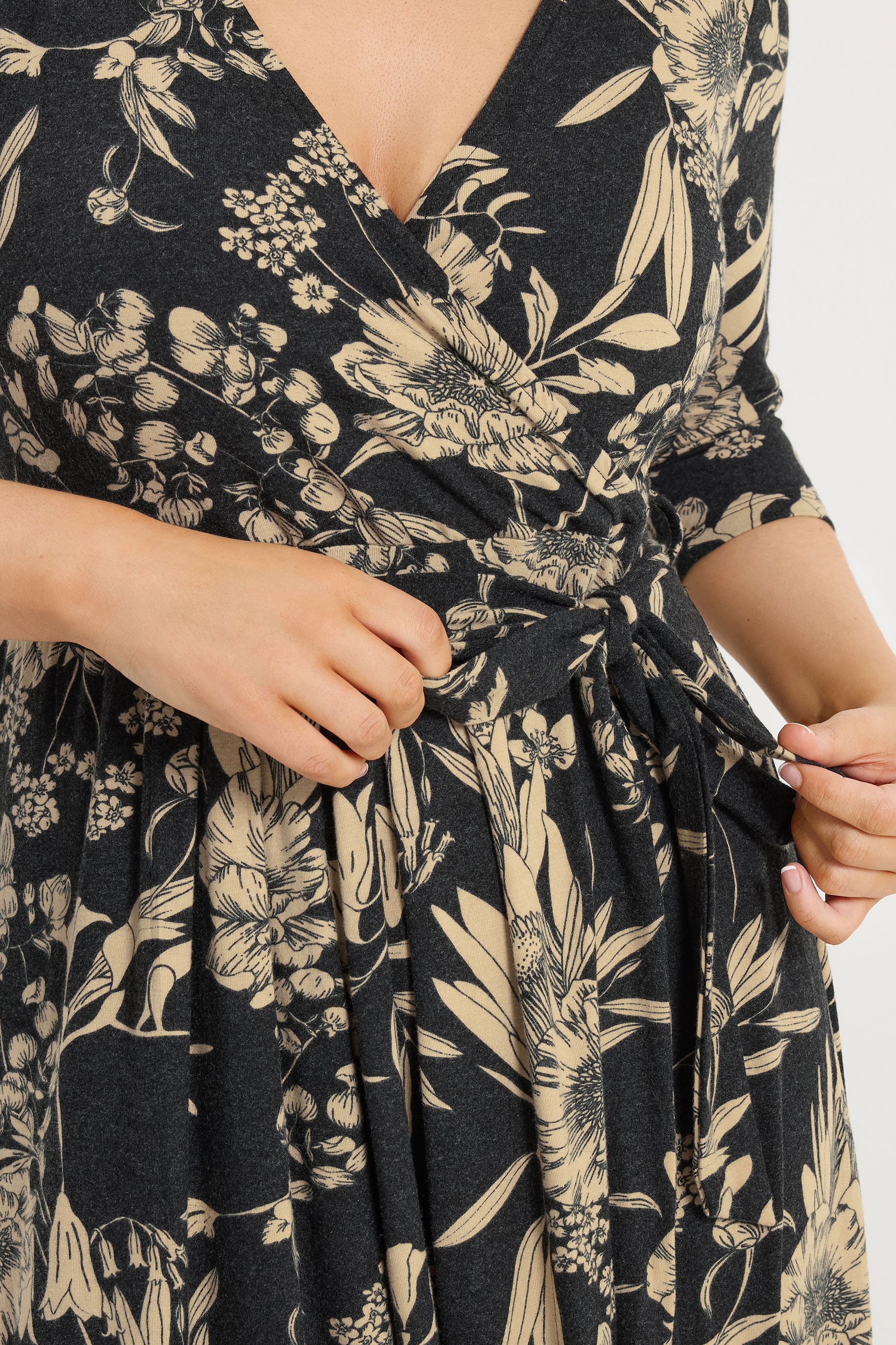 YOURS Plus Size Black Soft Touch Floral Wrap Dress | Yours Clothing 4
