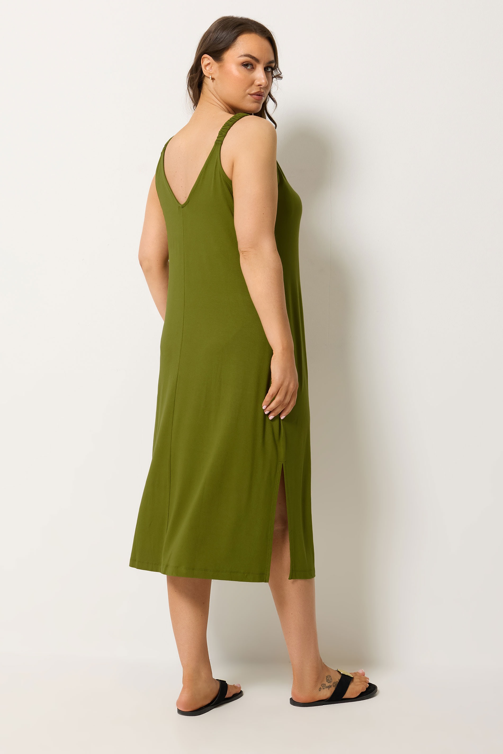 YOURS Plus Size Green Throw On Midi Dress | Yours Clothing 4