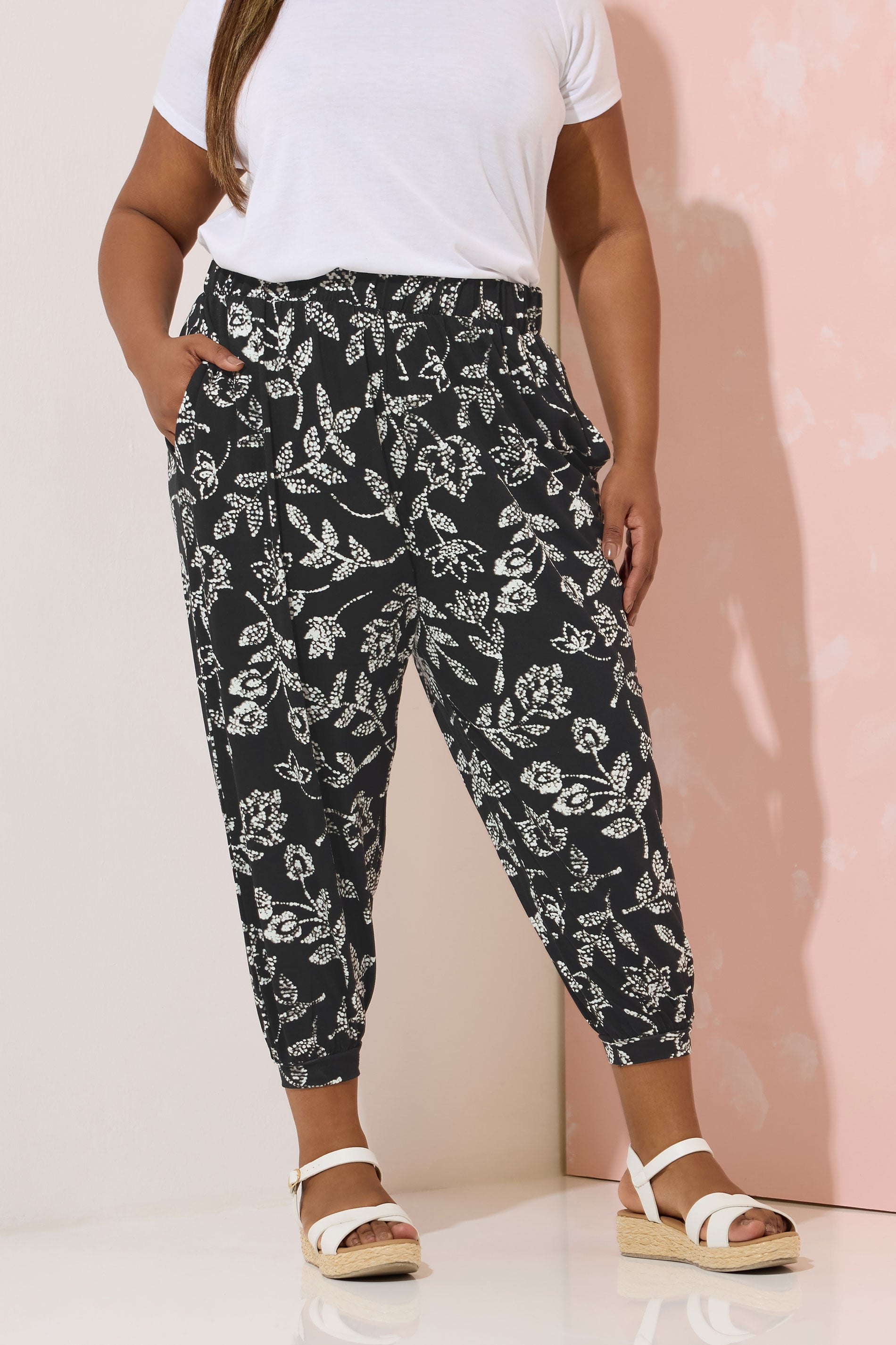 YOURS Plus Size Black Vine Print Cropped Balloon Trousers | Yours Clothing 3