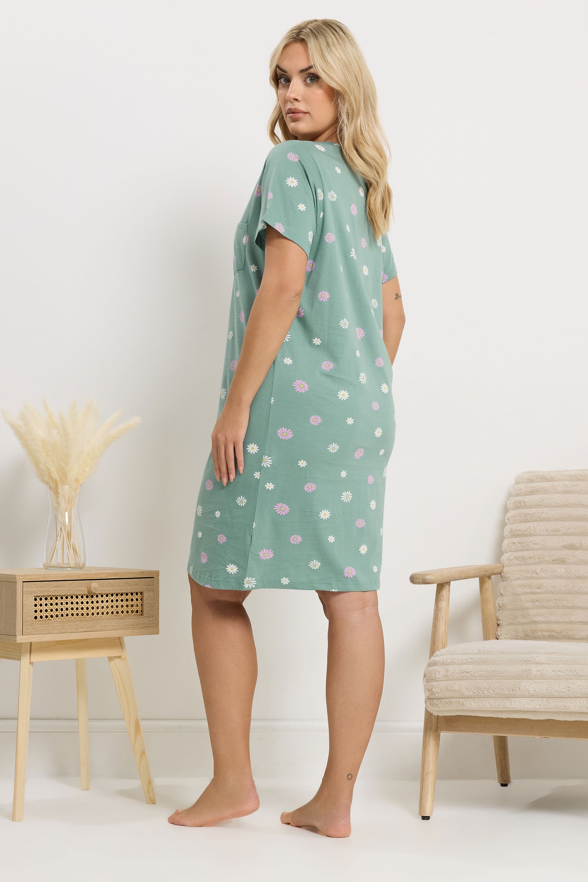 YOURS Plus Size Green Daisy Placket Nightdress | Yours Clothing 4