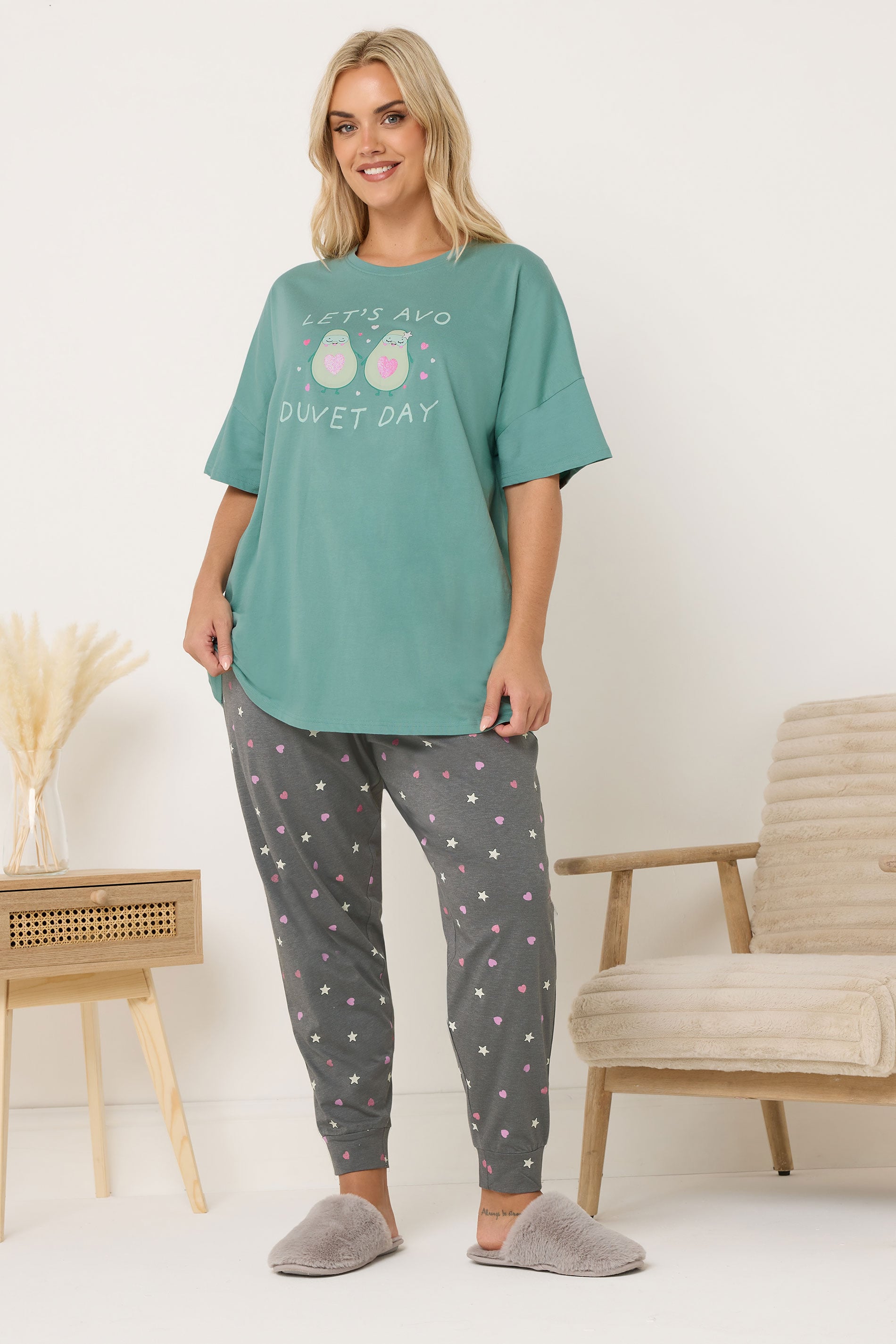 YOURS Plus Size Green 'Lets Avo A Duvet Day' Cuffed Pyjama Set | Yours Clothing 3