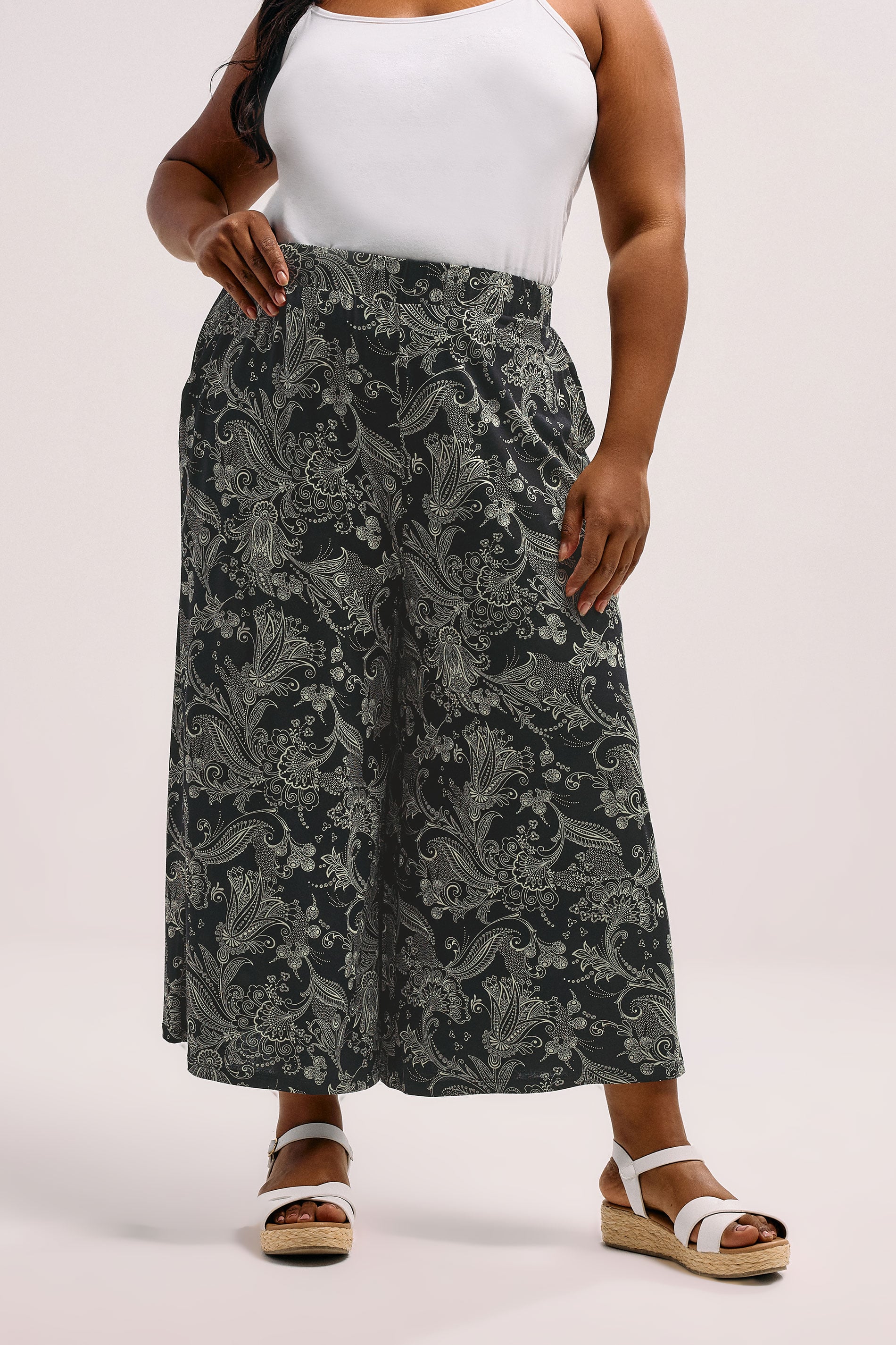YOURS Plus Size Black Paisley Print Midaxi Culottes | Yours Clothing 3