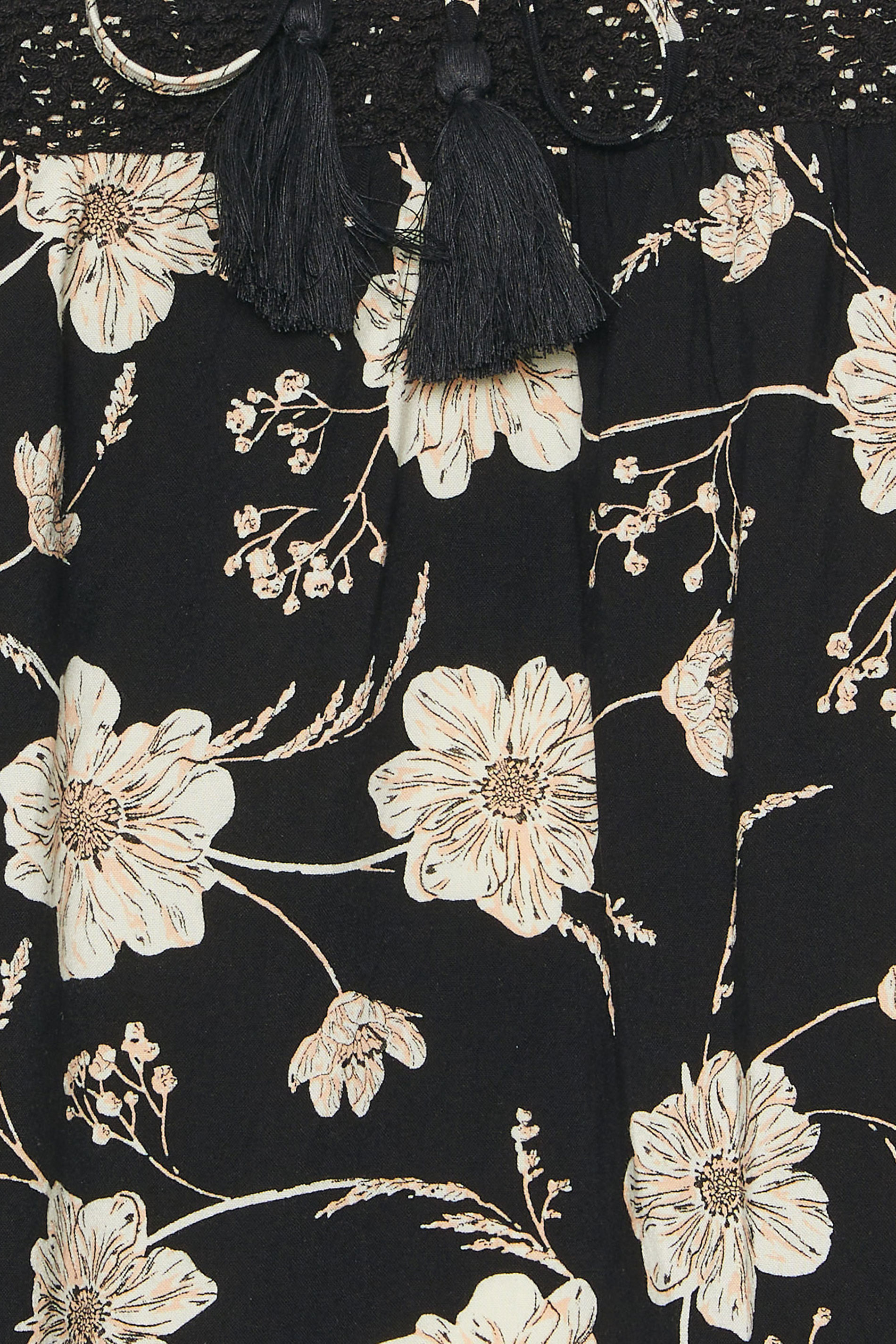 YOURS Plus Size Black Floral Crochet Trim Blouse | Yours Clothing 7