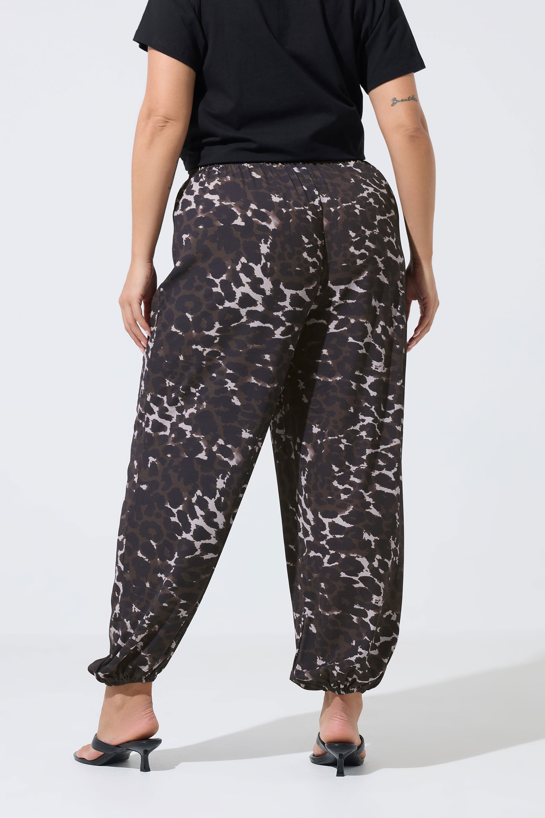 LIMITED COLLECTION Plus Size Brown leopard Balloon Trousers | Yours Clothing 2