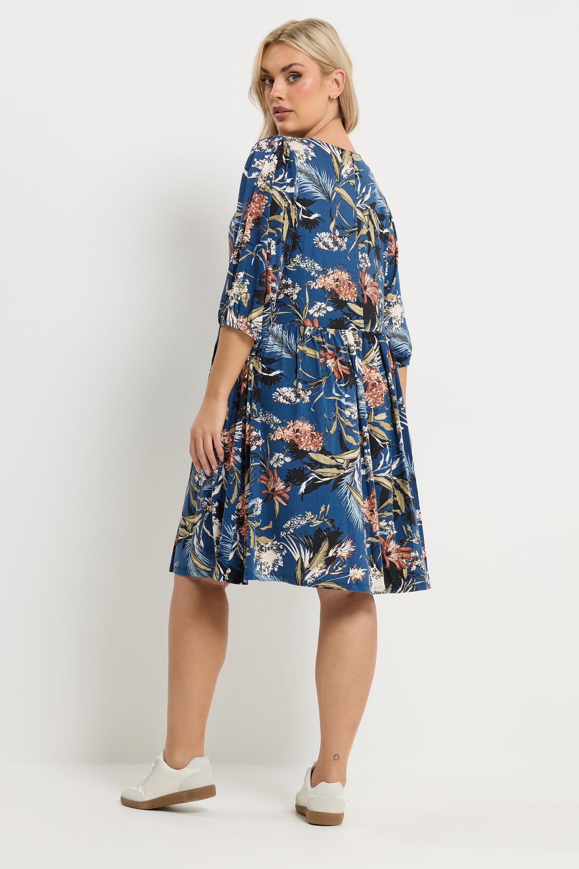 YOURS Plus Size Blue Floral Wrap Dress | Yours Clothing 2