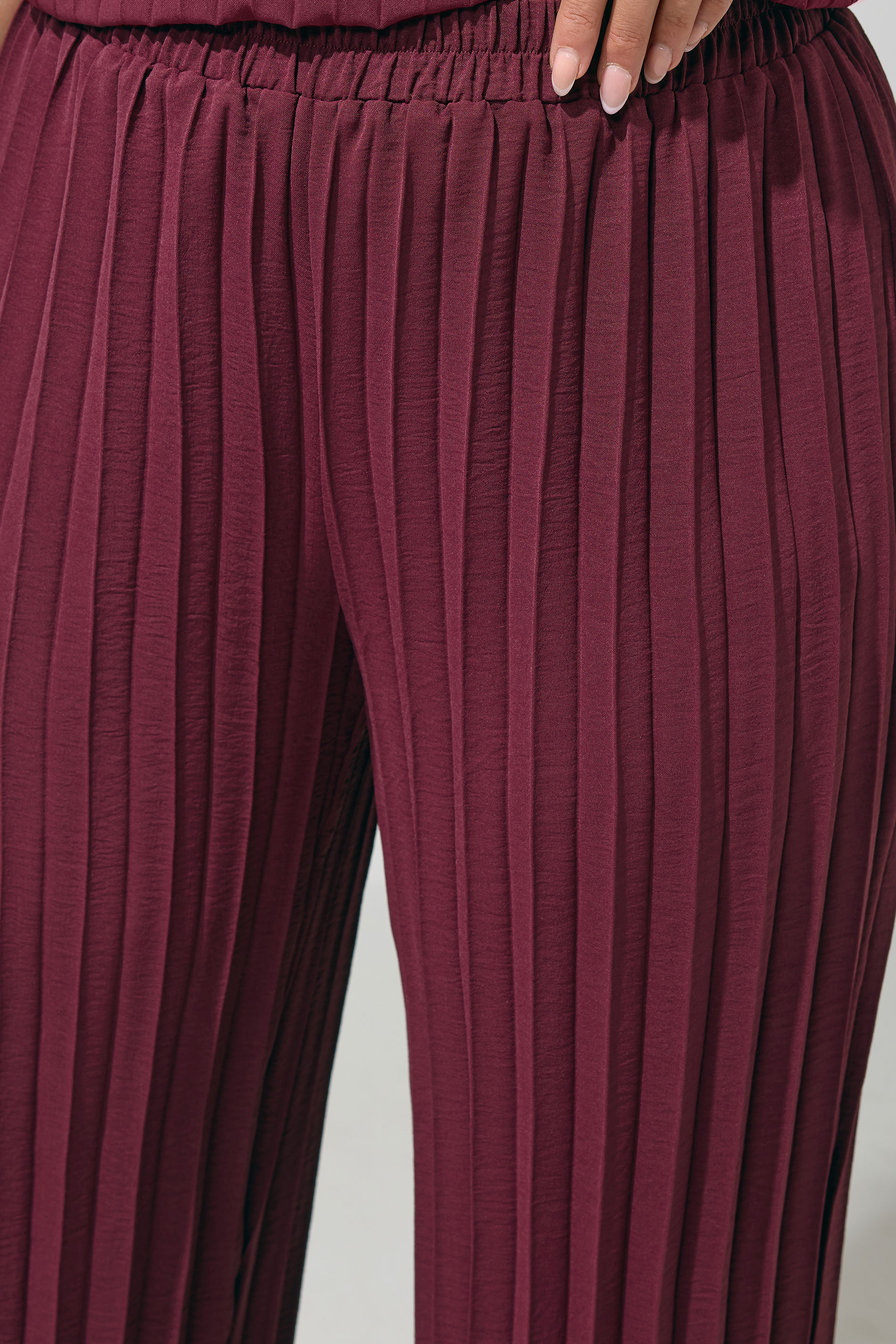YOURS LONDON Plus Size Purple Pleated Trousers | Yours Clothing 4