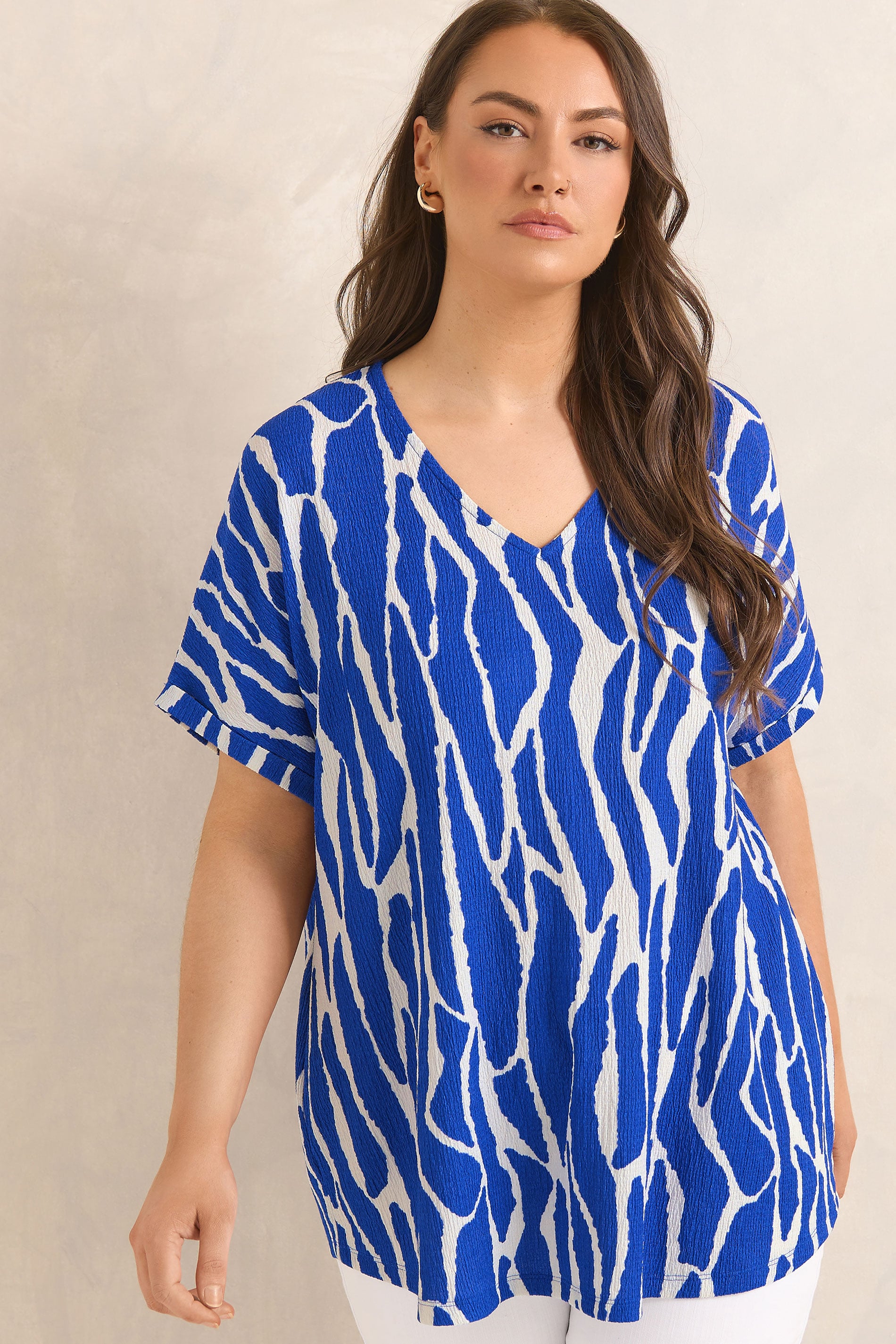Evans Women's Blue Curve Cobalt Zebra Vneck Top Size 30-32