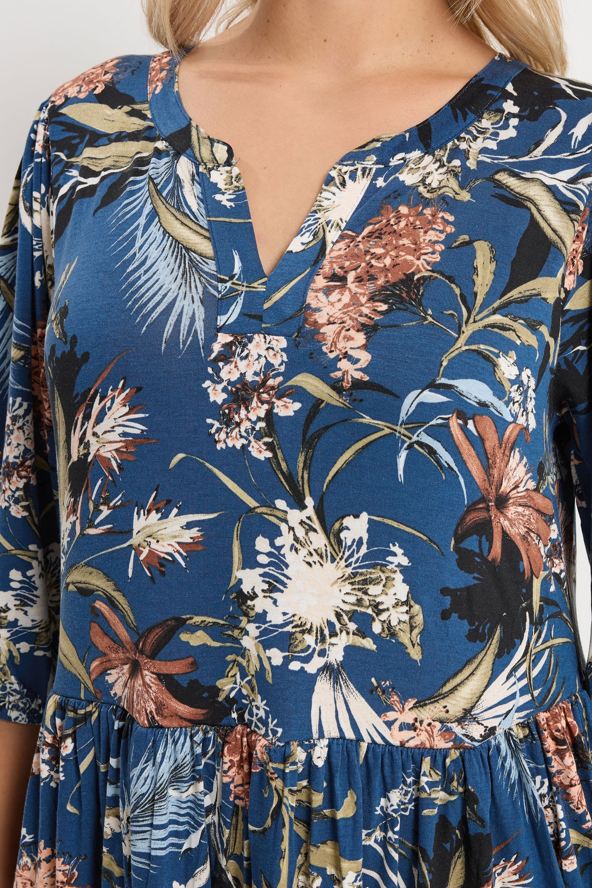 YOURS Plus Size Blue Floral Wrap Dress | Yours Clothing 4