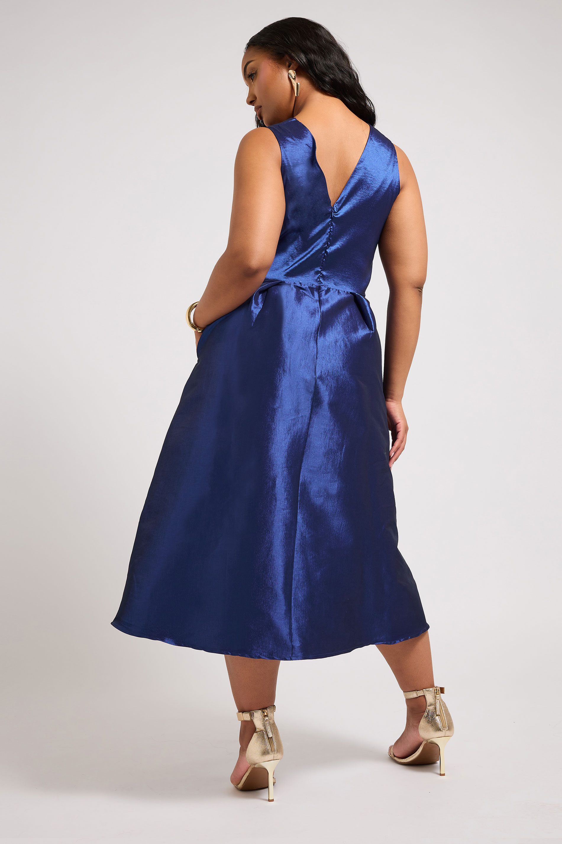 YOURS LONDON Plus Size Navy Blue Pleated V-Neck Midi Dress | Yours Clothing 4