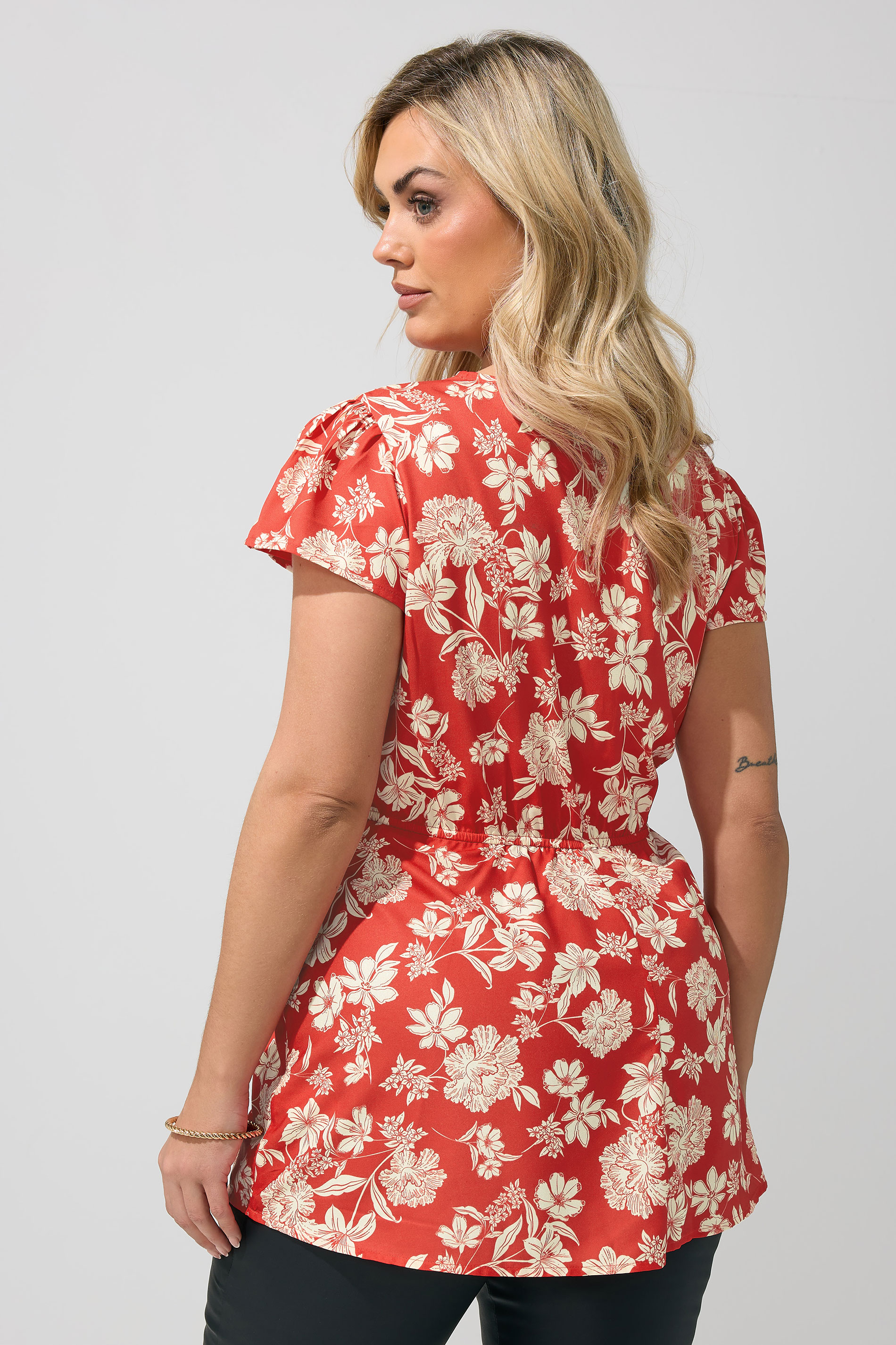 YOURS LONDON Plus Size Red Floral Twist Front Top | Yours Clothing 2