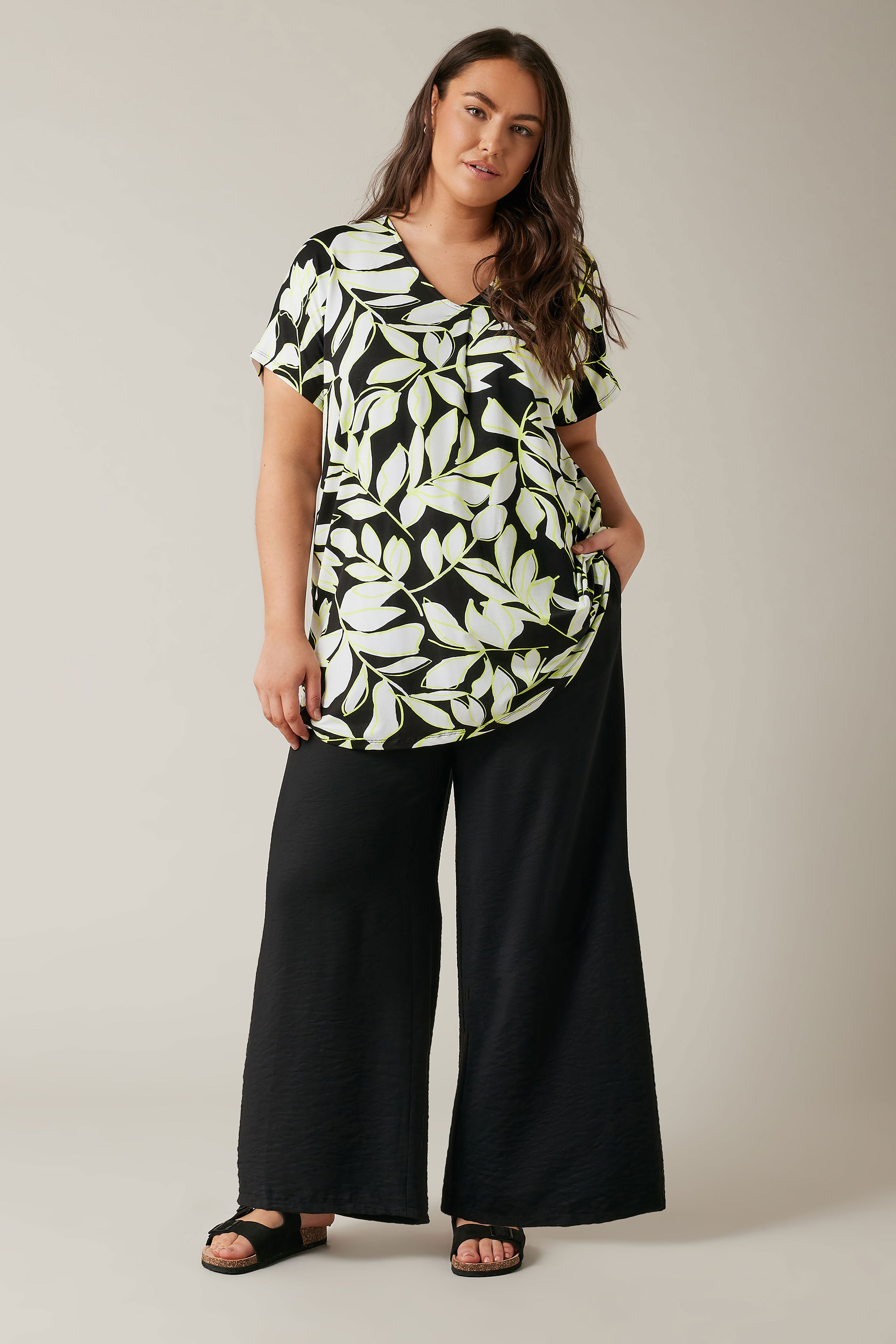 EVANS Plus Size Black Leaf Print Swing Top | Evans 1
