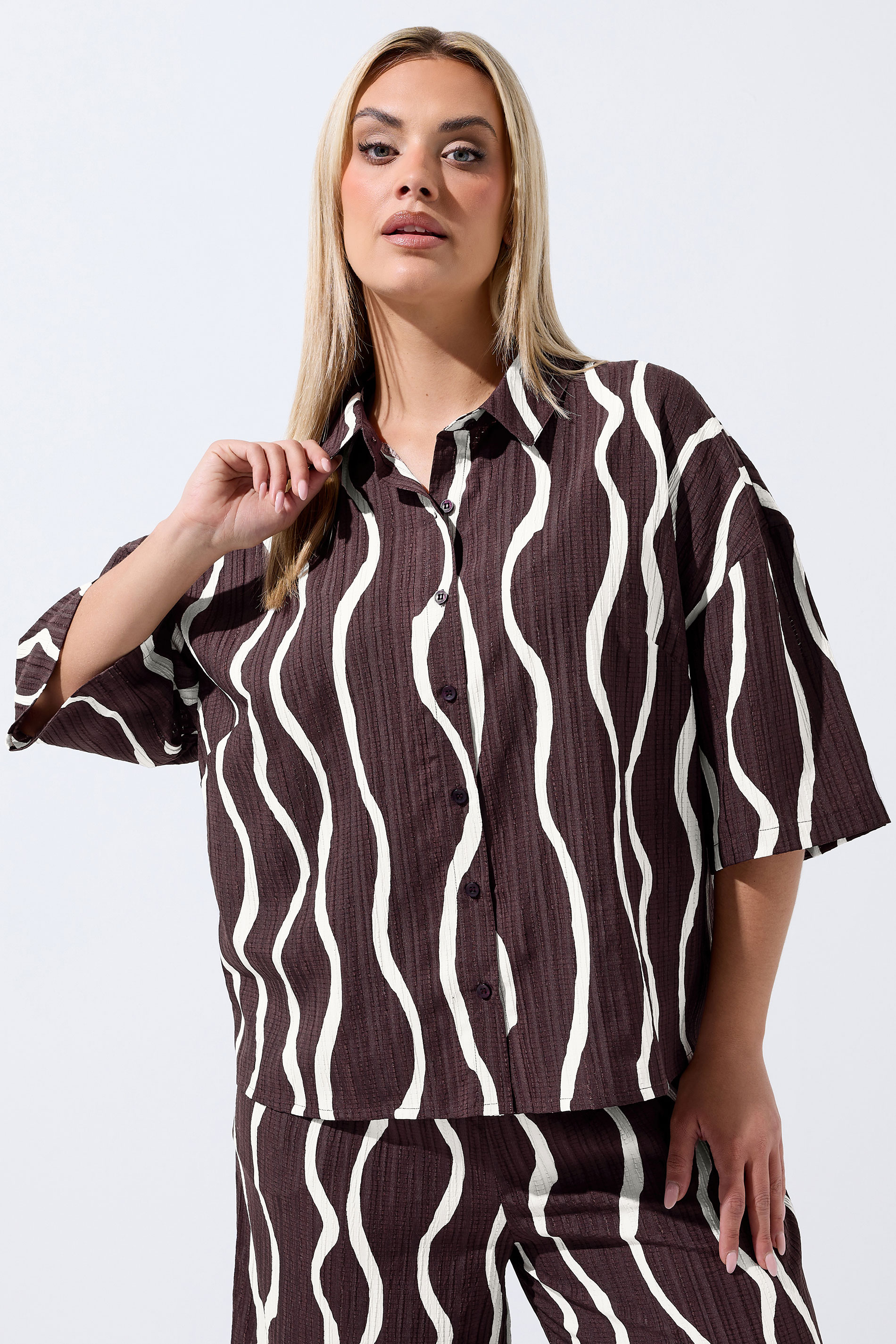 LIMITED COLLECTION Plus Size Brown Wavy Print Boxy Shirt | Yours Clothing 3