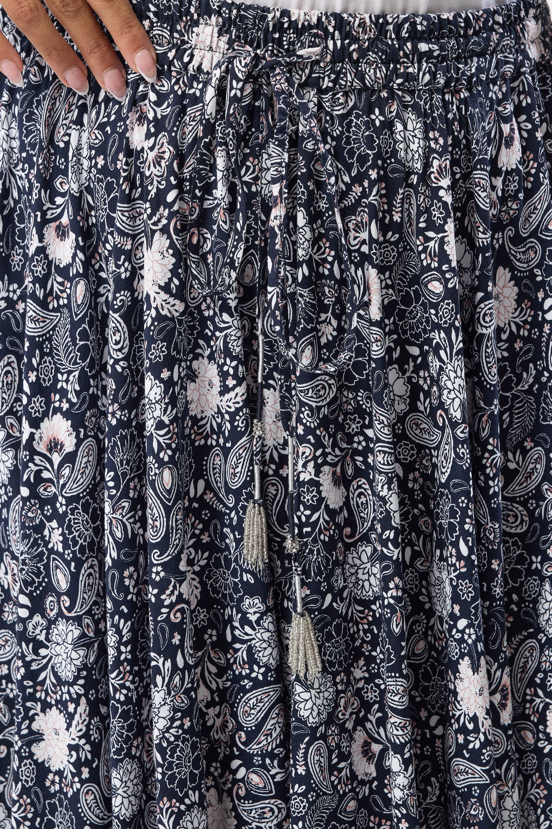 YOURS Plus Size Navy Blue Paisley Hanky Hem Skirt | Yours Clothing 4