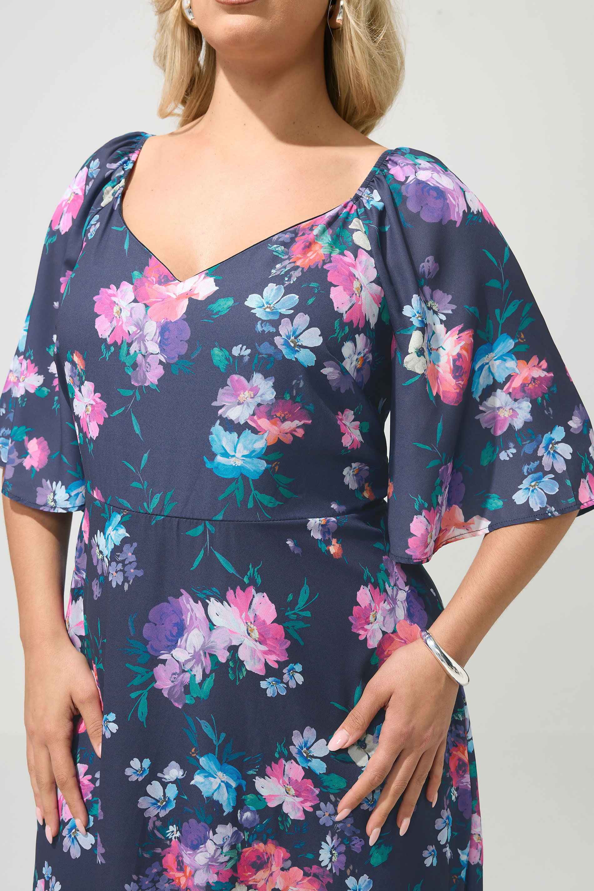 YOURS LONDON Plus Size Navy Blue Floral Midaxi Dress | Yours Clothing 4