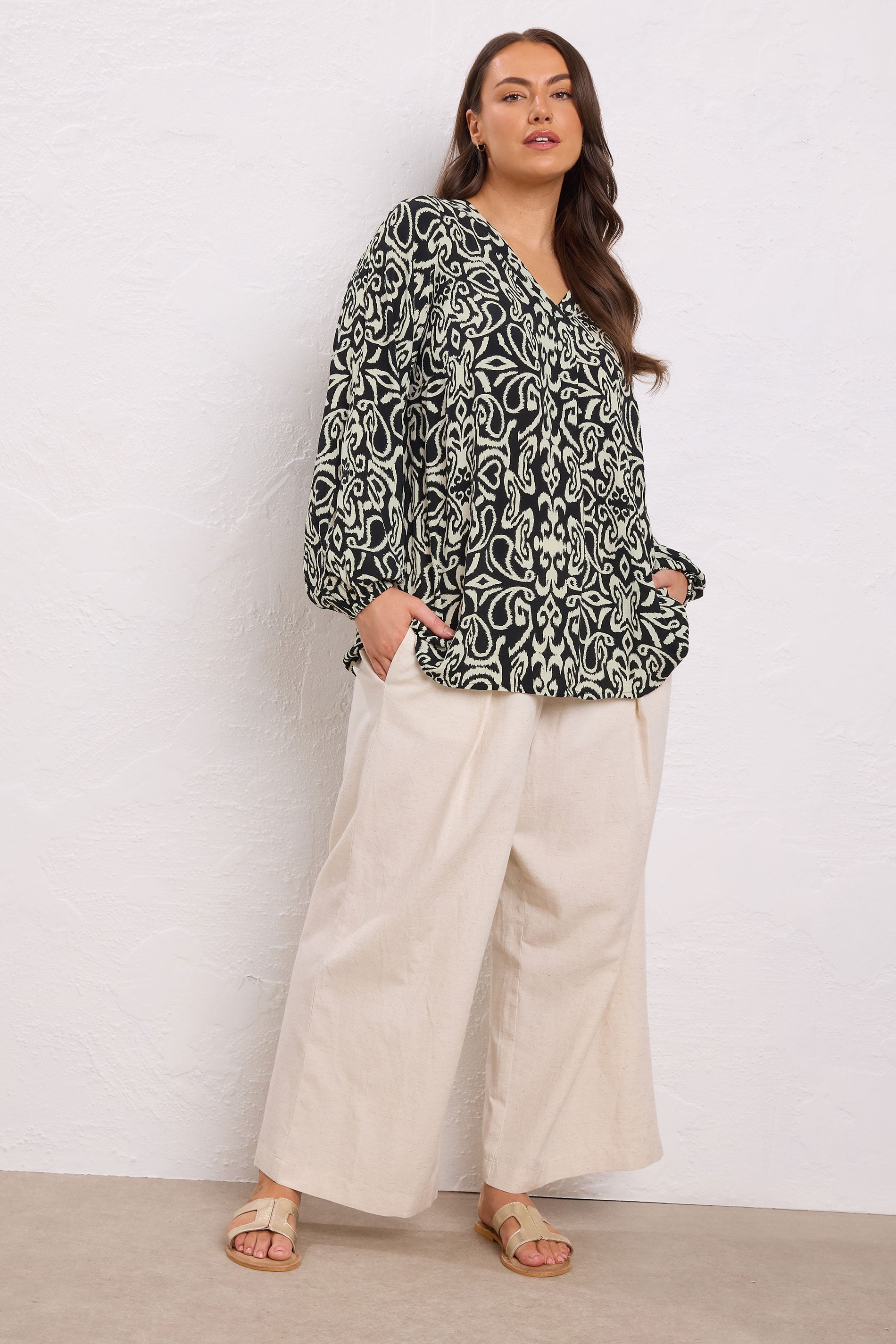 EVANS Plus Size Black & White Abstract Print Blouse | Evans  1
