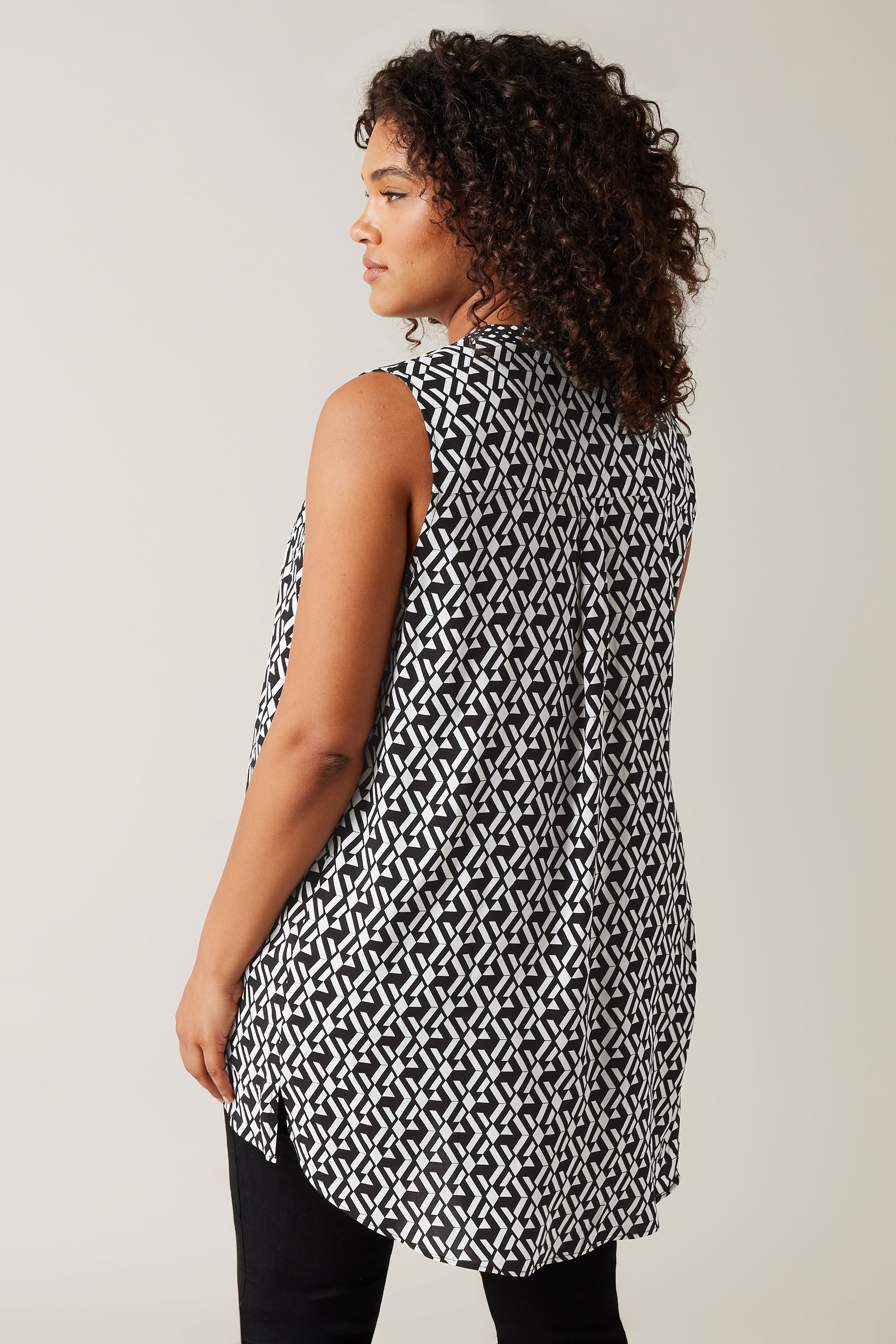 EVANS Plus Size Black Geometric Print Tunic | Evans