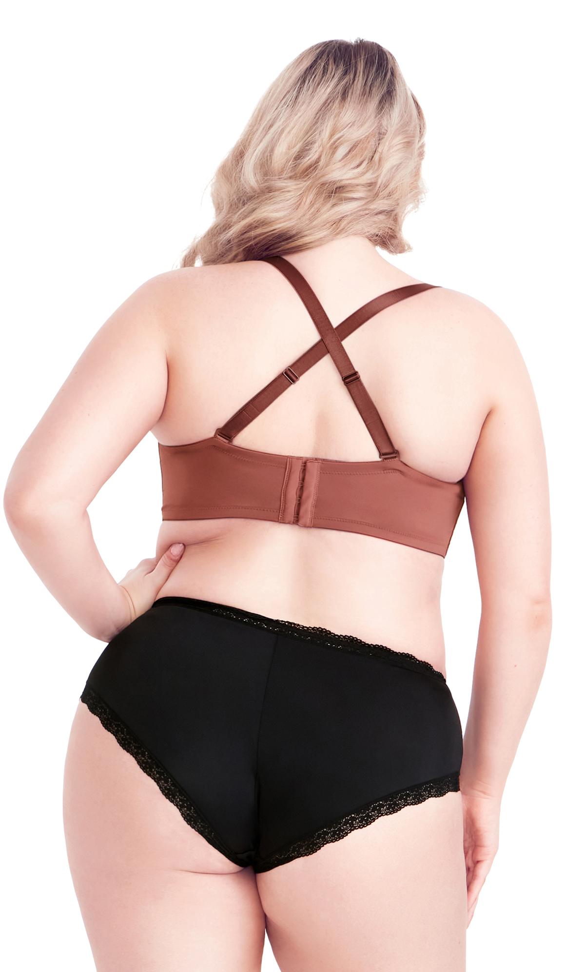 visible bra straps  Glenys' Rome & Beyond