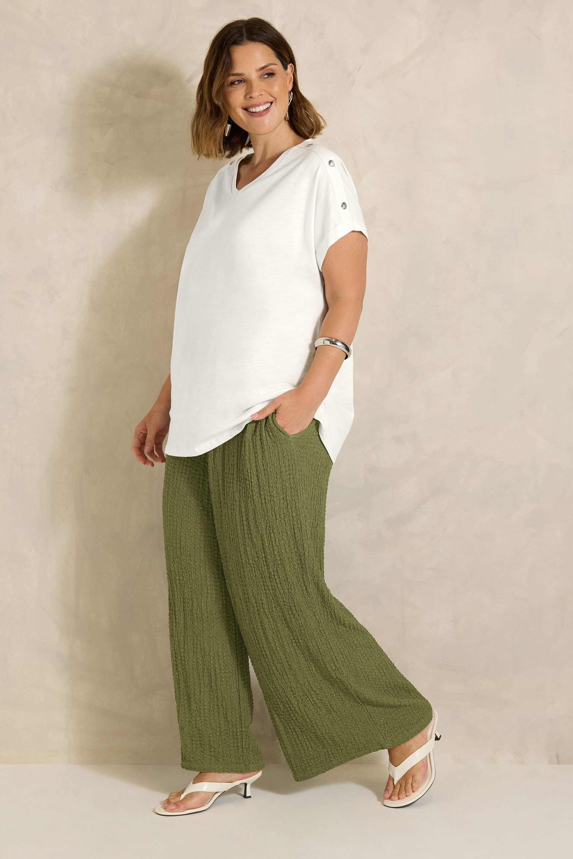 EVANS Plus Size Khaki Green Crinkle Wide Leg Trousers | Evans 3