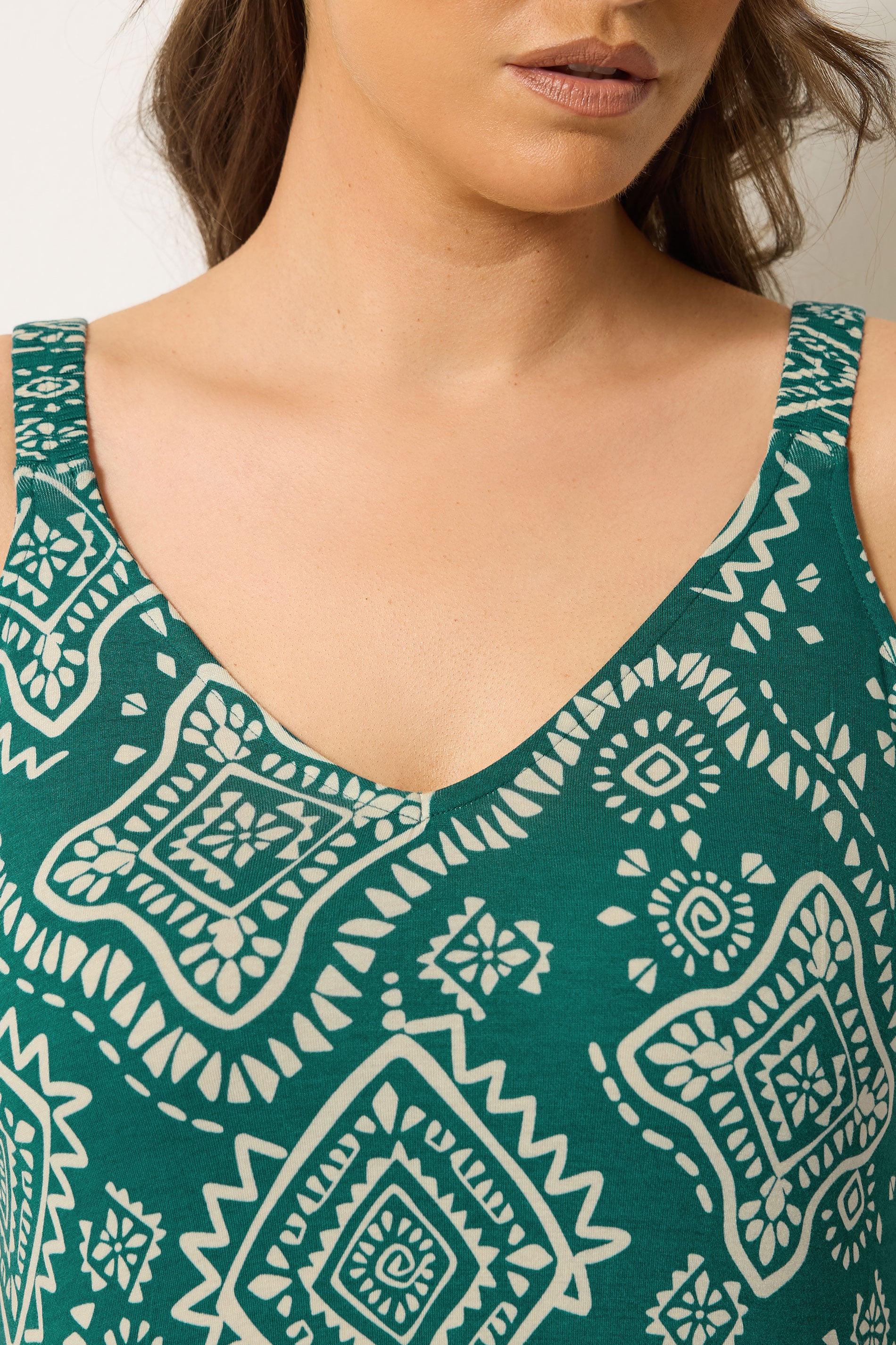 YOURS Plus Size Blue Abstract Print Throw On Midaxi Dress | Yours Clothing 4