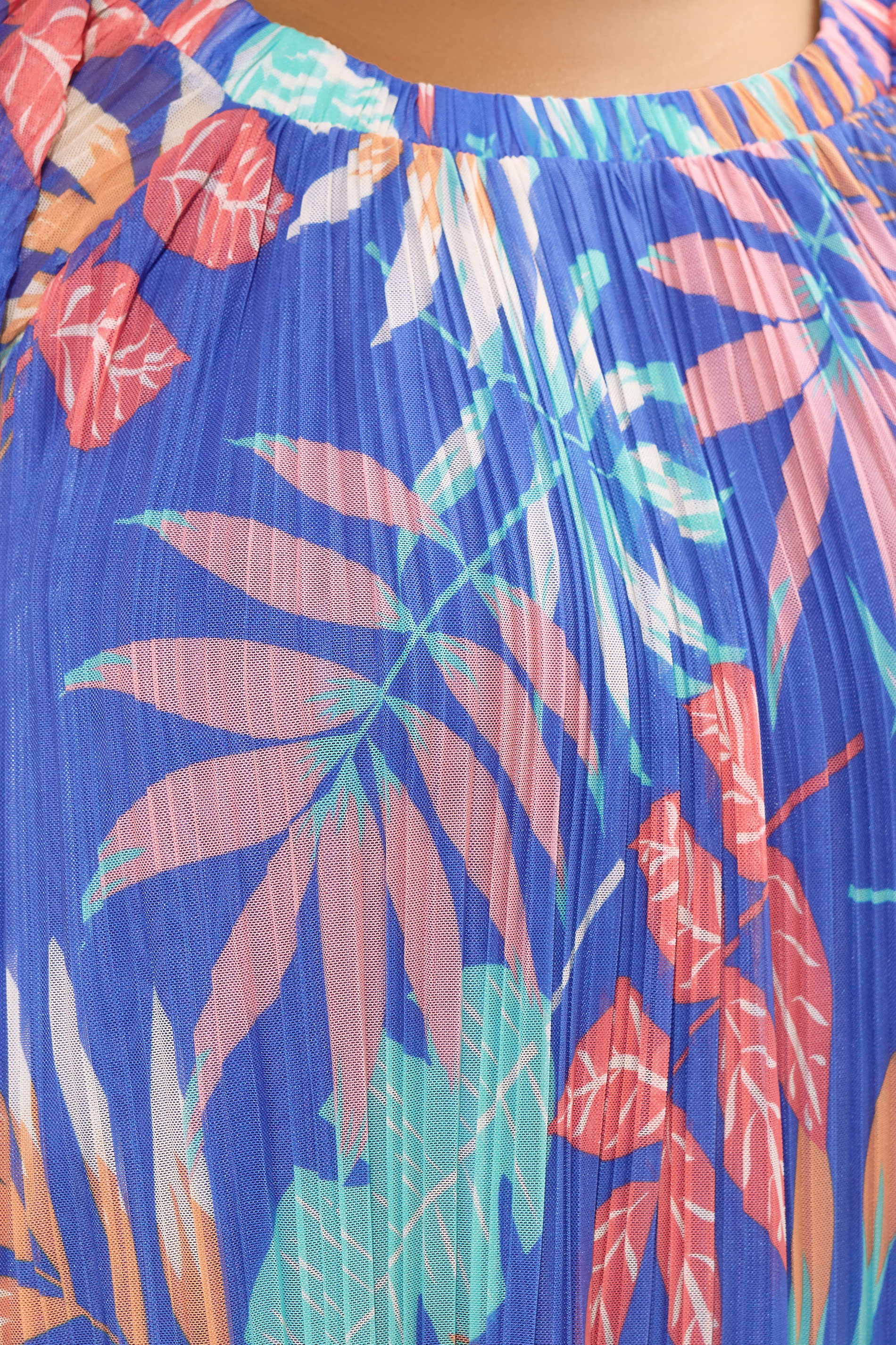 YOURS Plus Size Blue Leaf Print Pleated Mesh Top | Yours Clothing 5