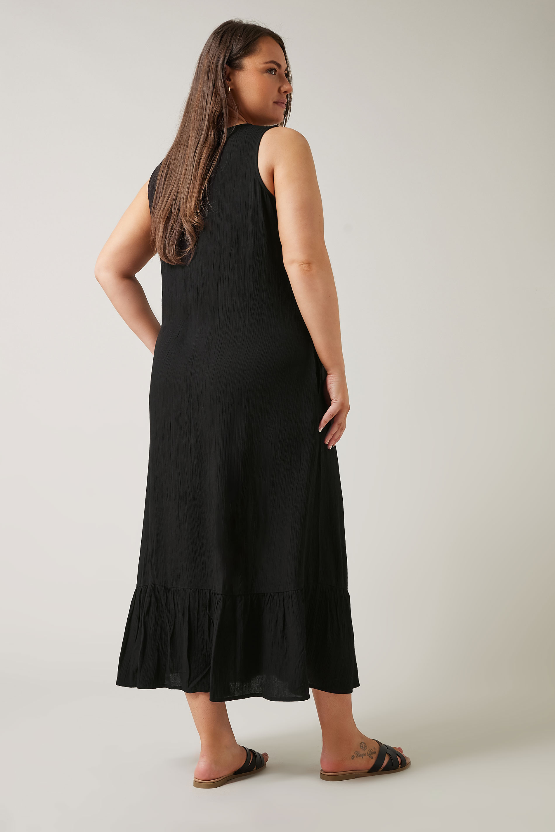 EVANS Plus Size Black Crinkle Broderie Maxi Dress | Evans