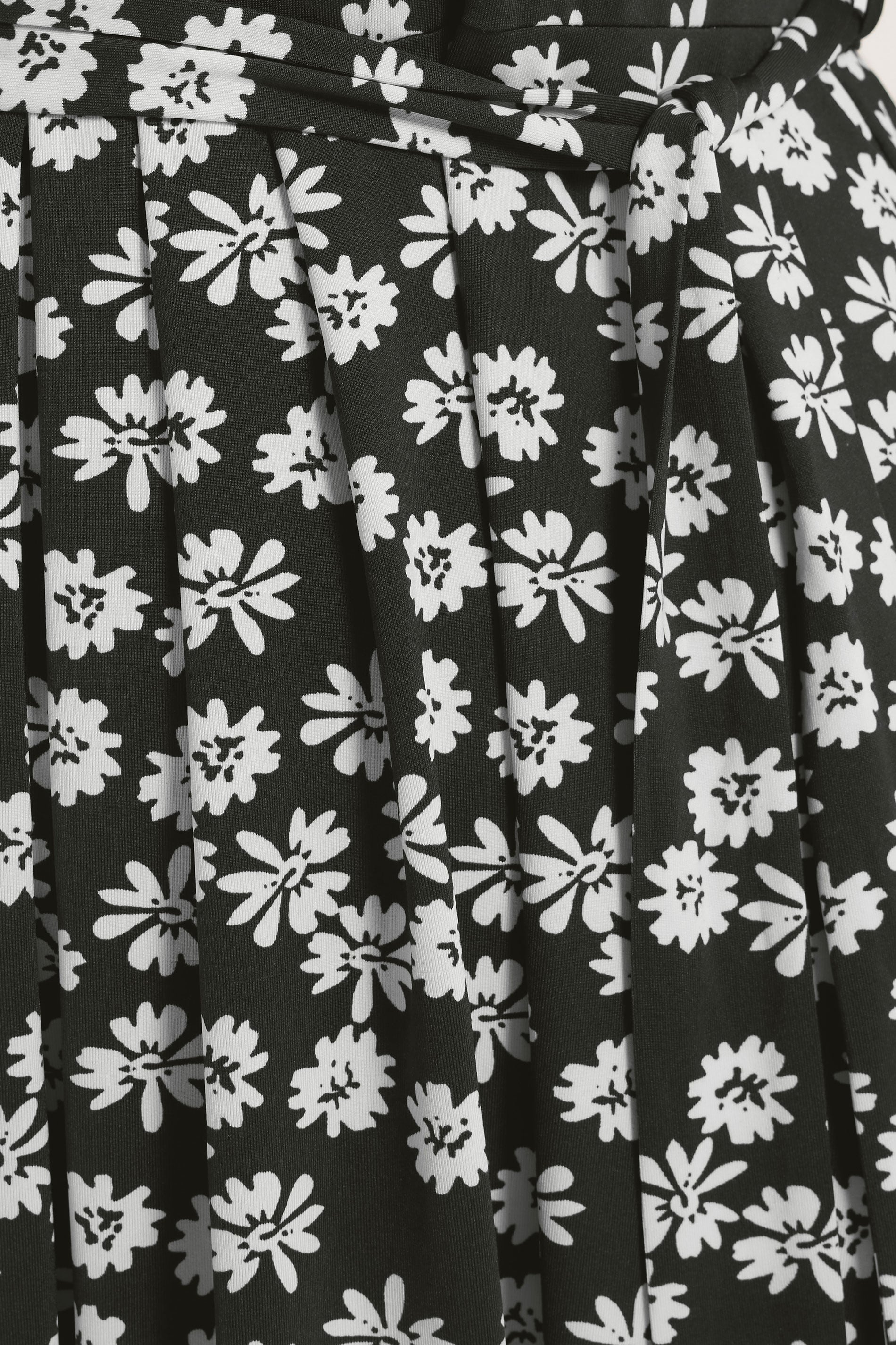 YOURS Plus Size Black Floral Short Sleeve Wrap Maxi Dress | Yours Clothing  4