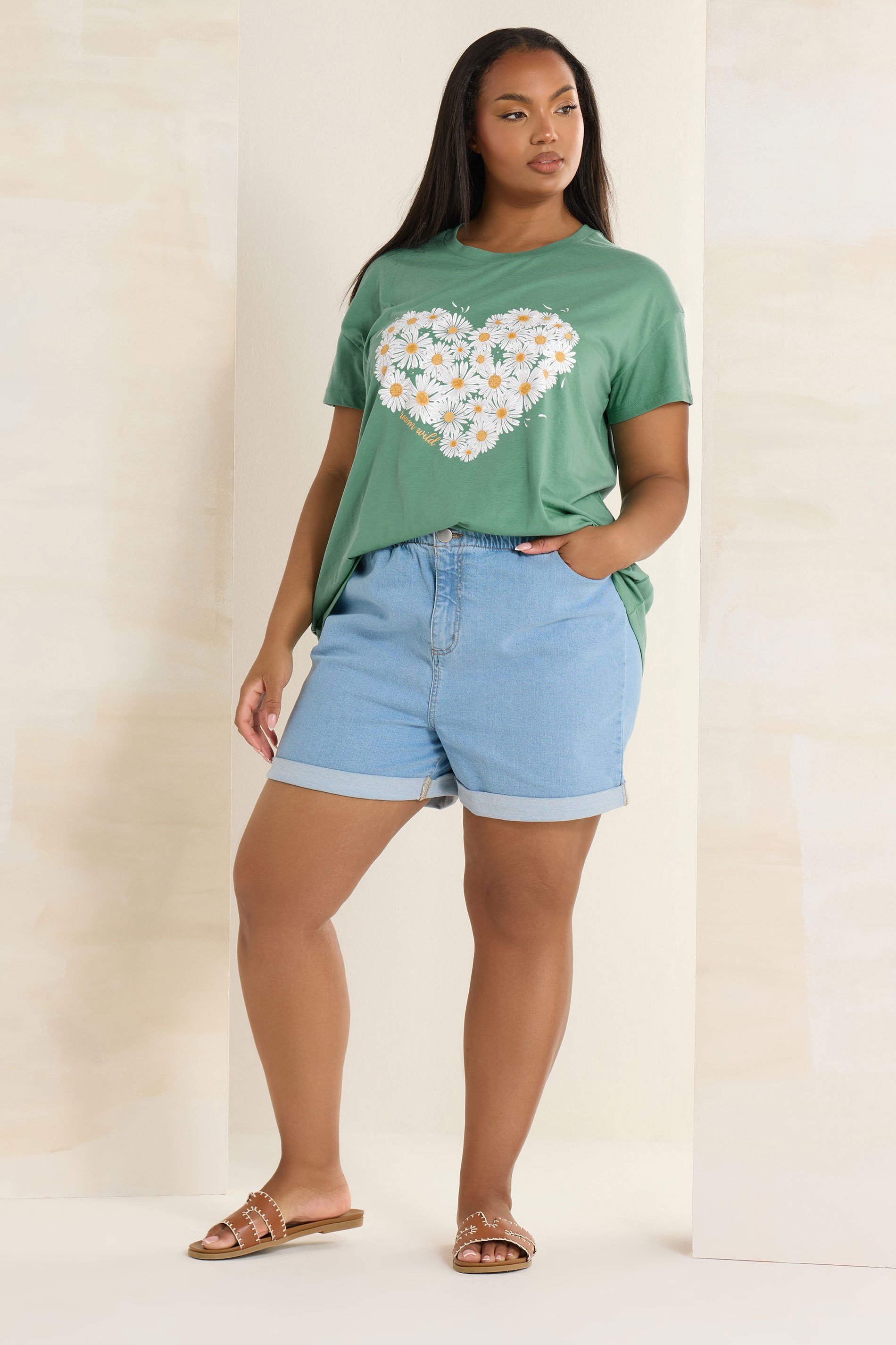 YOURS Plus Size Green Daisy Heart Print T-Shirt | Yours Clothing 2