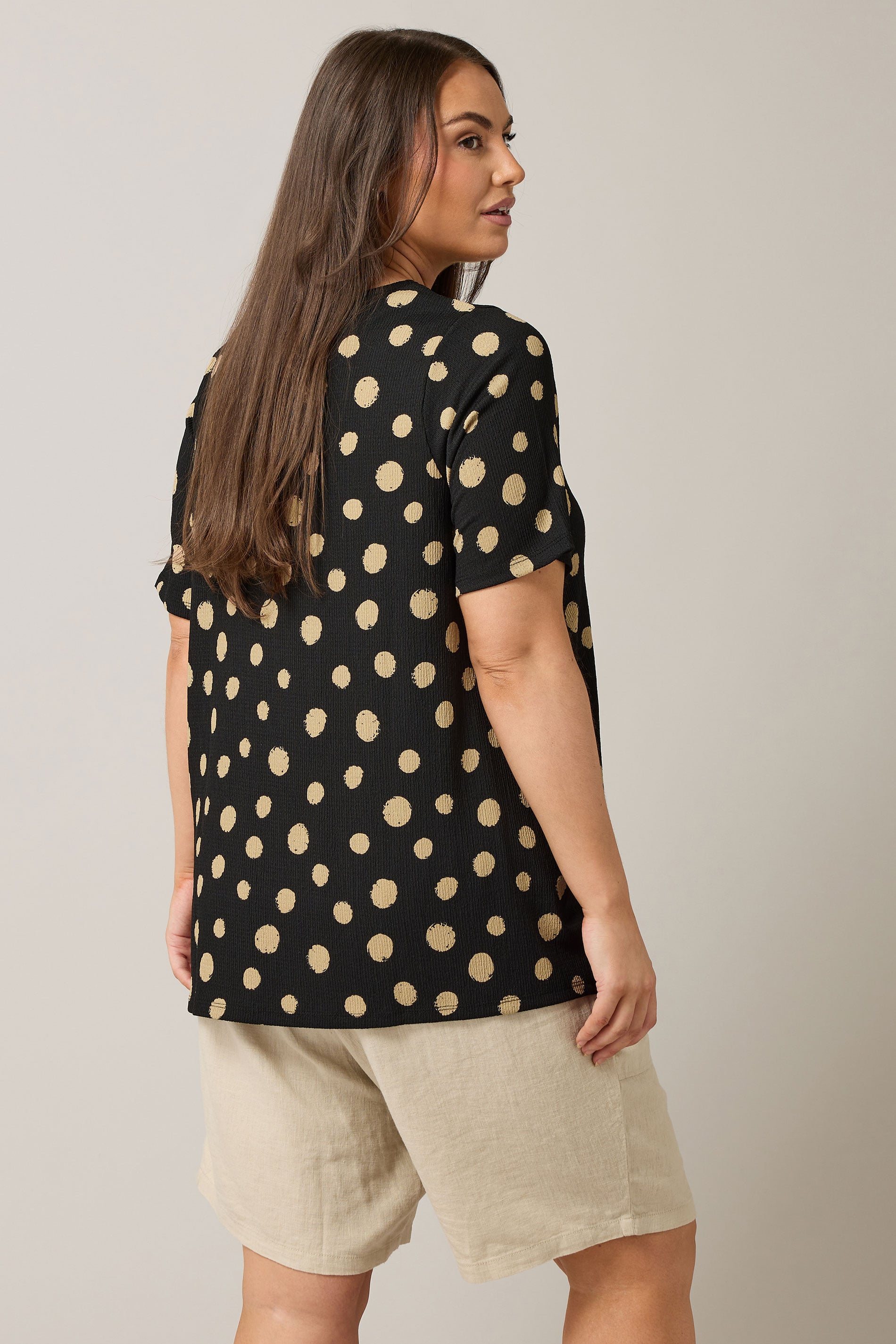 EVANS Plus Size Black Crepe Spot Print Top | Evans 4