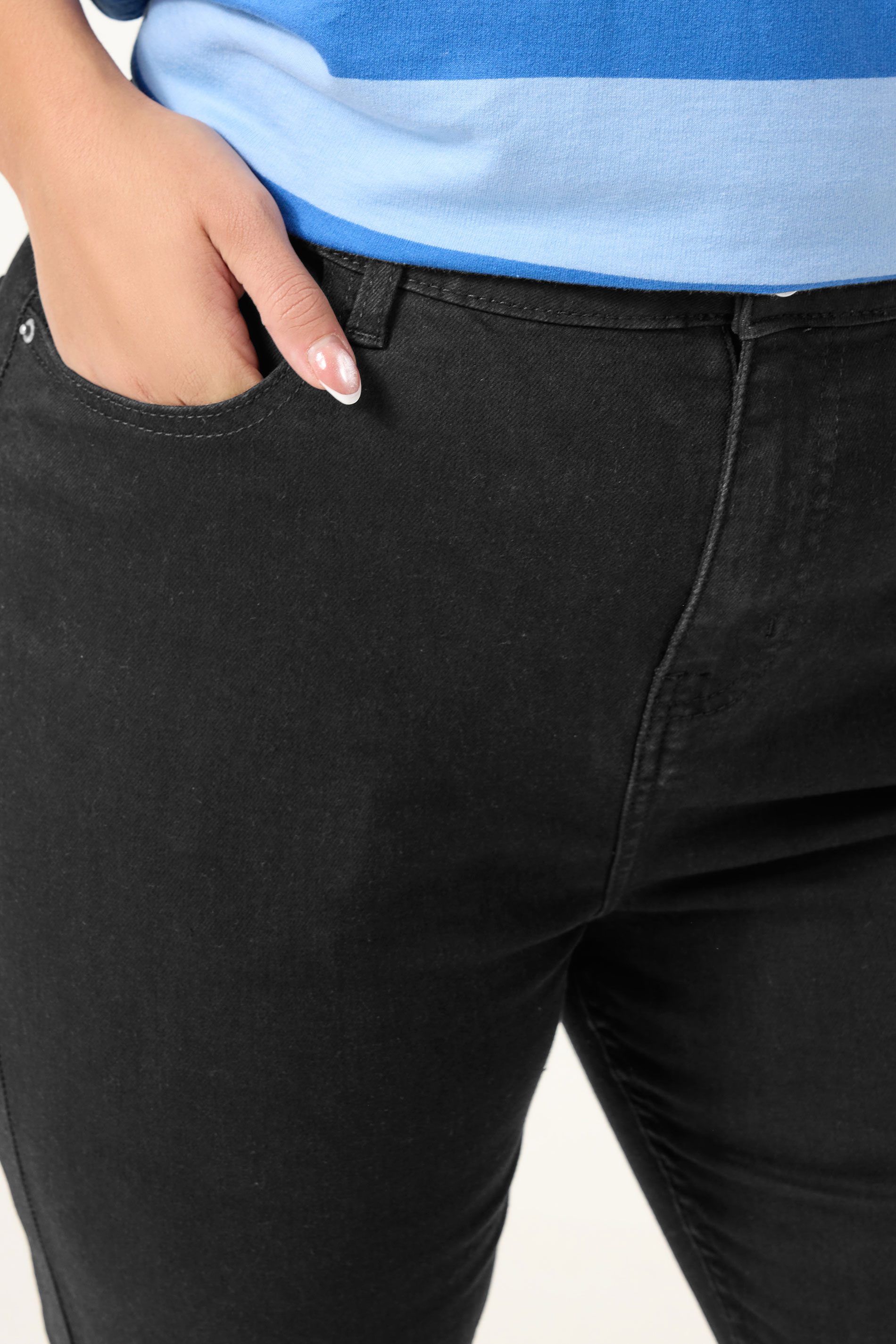 YOURS Plus Size Black Flare Stretch Jeans | Yours Clothing 4