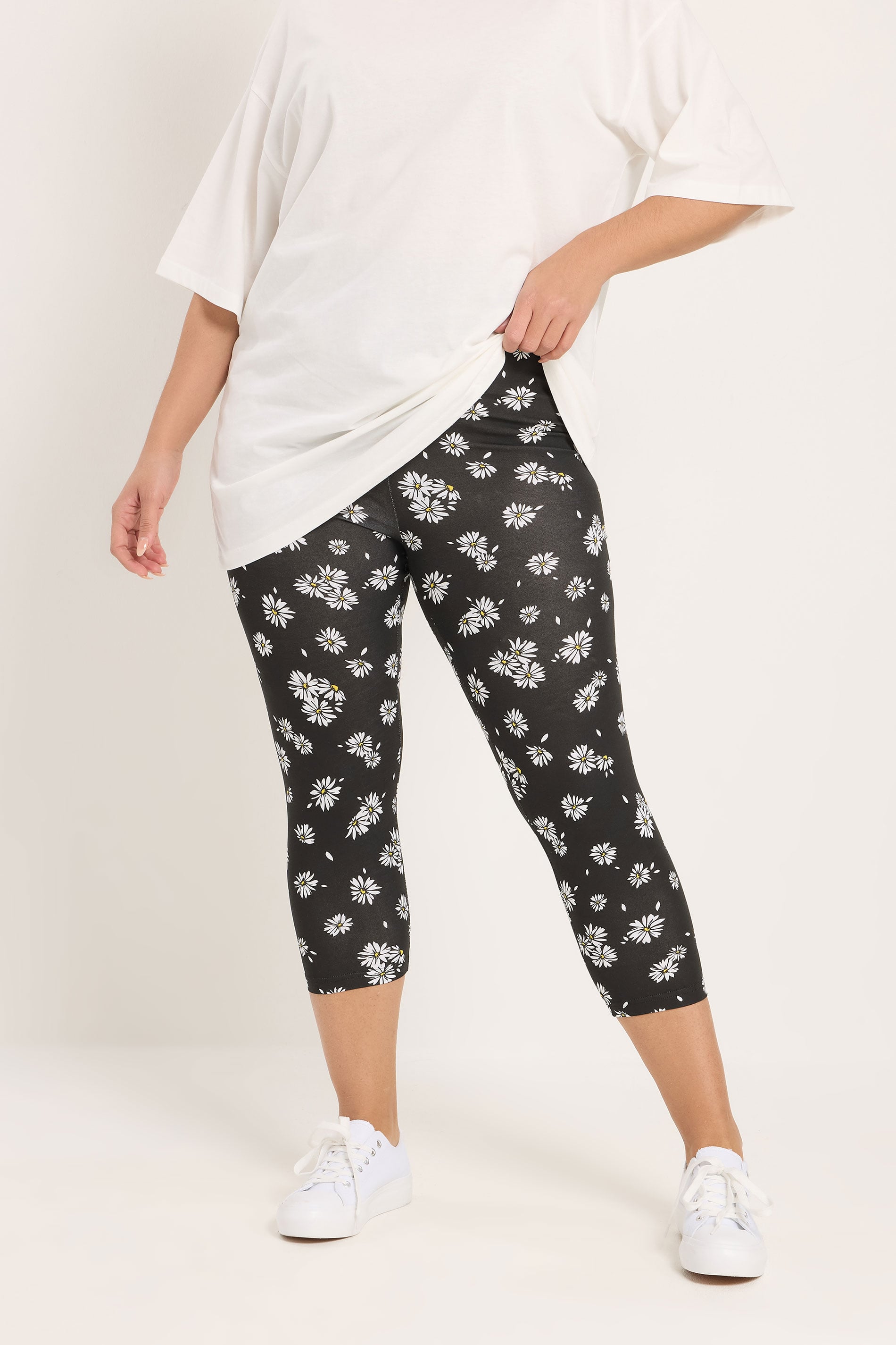 YOURSET 2 PACK Plus Size Black Daisy Cropped Leggings | Yours Clothing 2