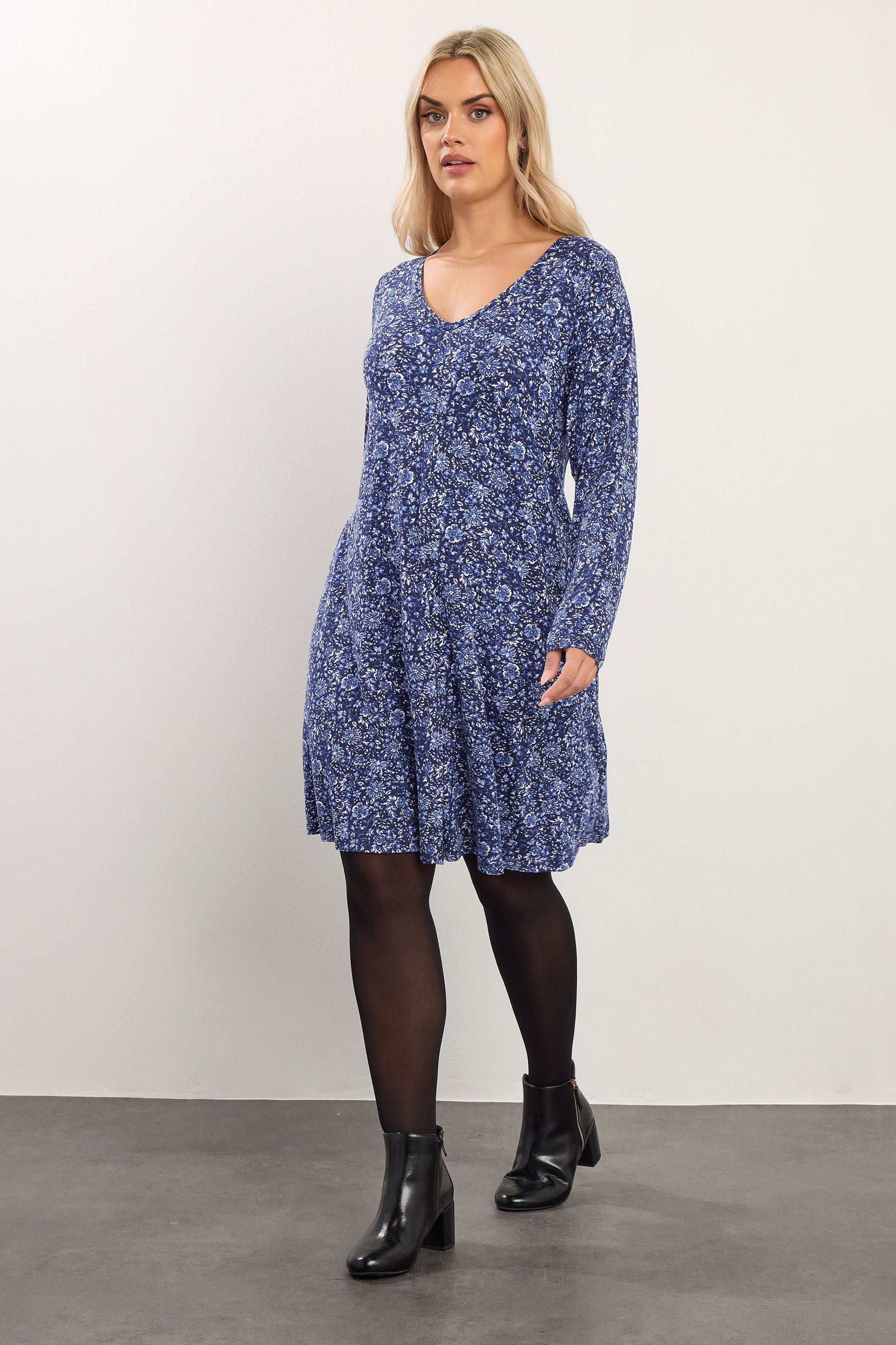 YOURS Plus Size Blue Floral Print Pleat Front Dress | Yours Clothing 1