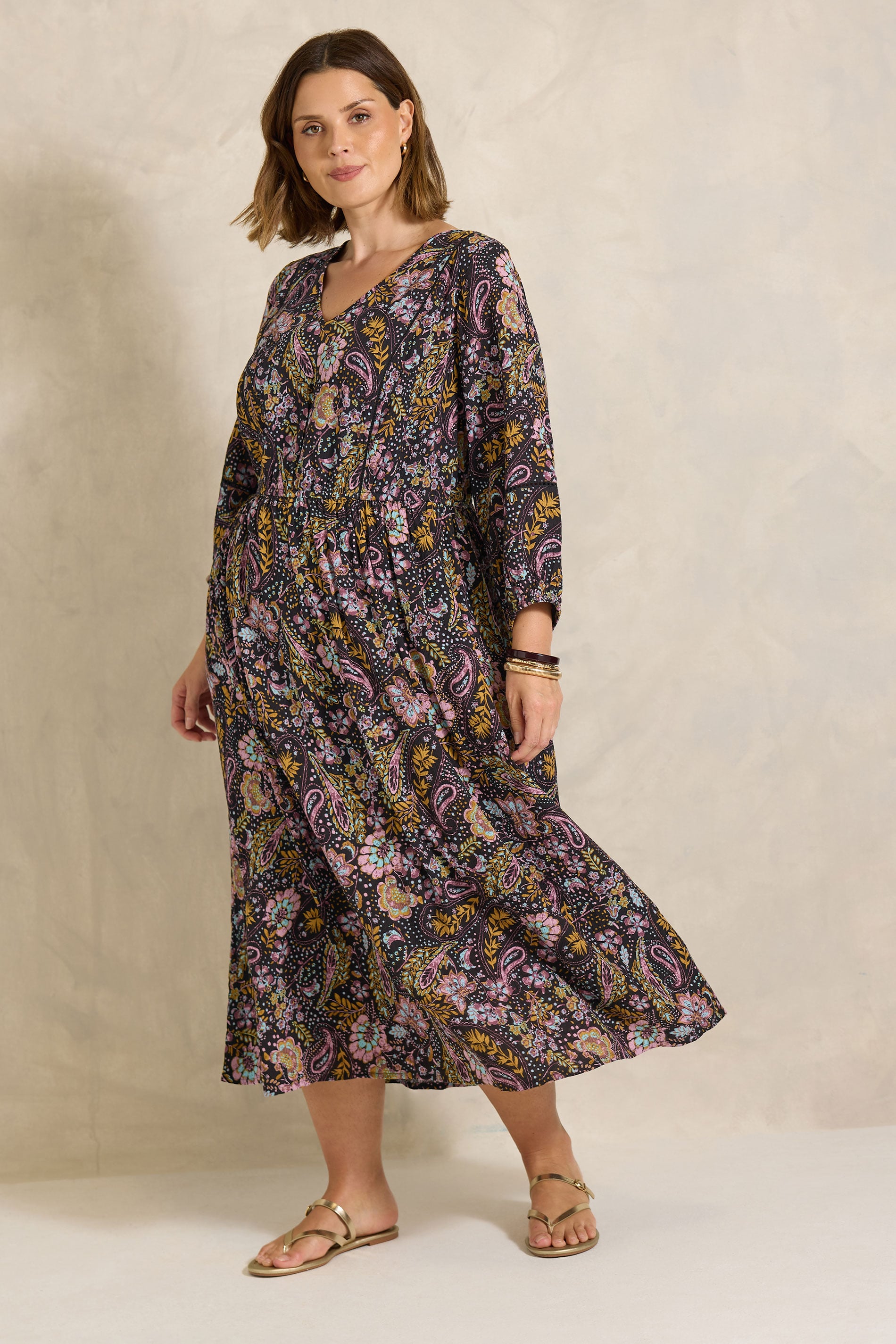 Evans Women's Black Plus Paisley Maxi Dress Size 26-28