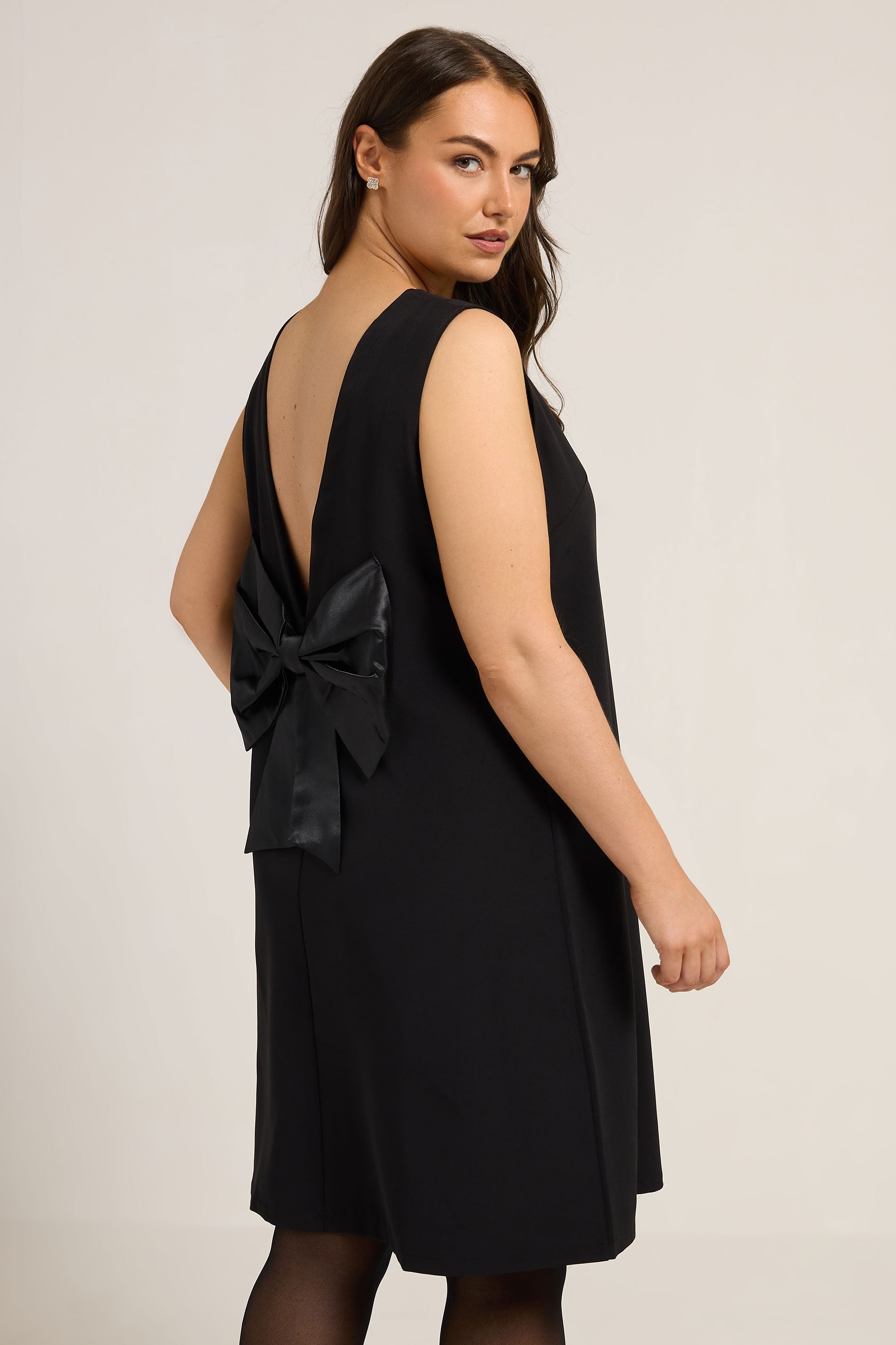 YOURS Plus Size Black Bow Back Shift Dress | Yours Clothing 5