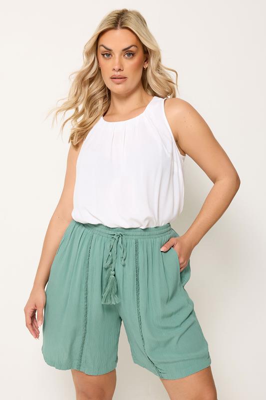  YOURS Curve Mint Green Scallop Detail Shorts