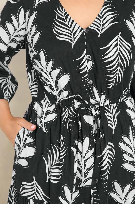 EVANS Plus Size Black Mono Print Maxi Dress | Evans 4