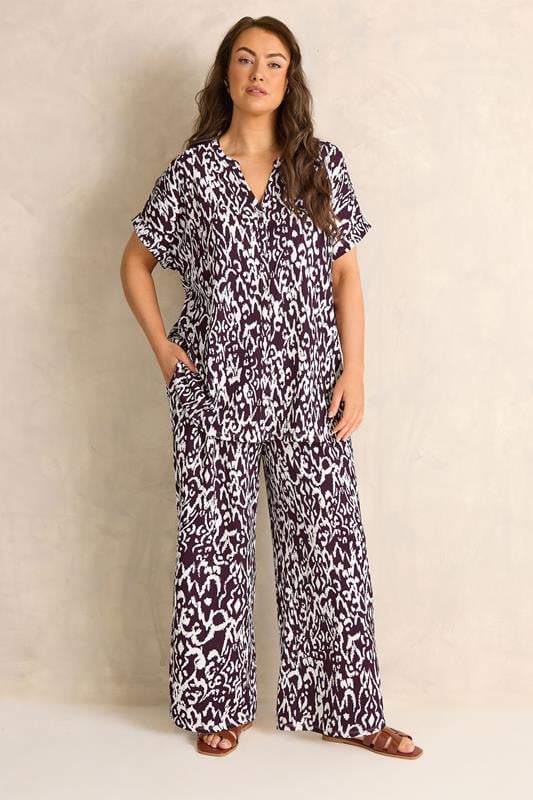  EVANS Curve Set Berry Red Ikat Print