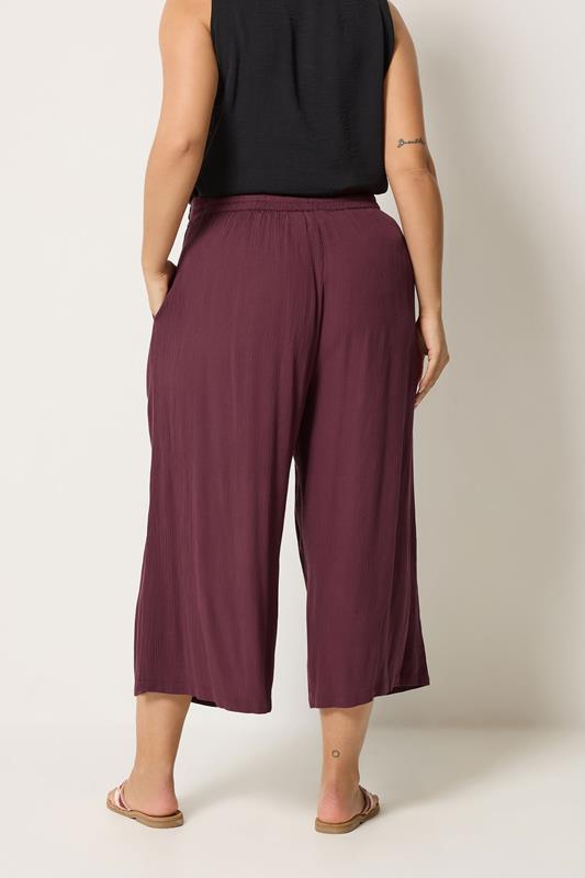 YOURS Plus Size Berry Red Scallop Crinkle Cropped Trousers | Yours Clothing 2