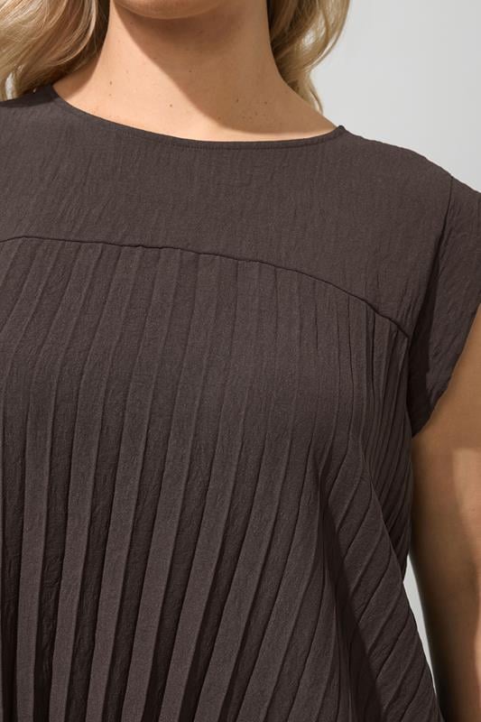 YOURS LONDON Plus Size Chocolate Brown Pleated Set | Yours Clothing 5